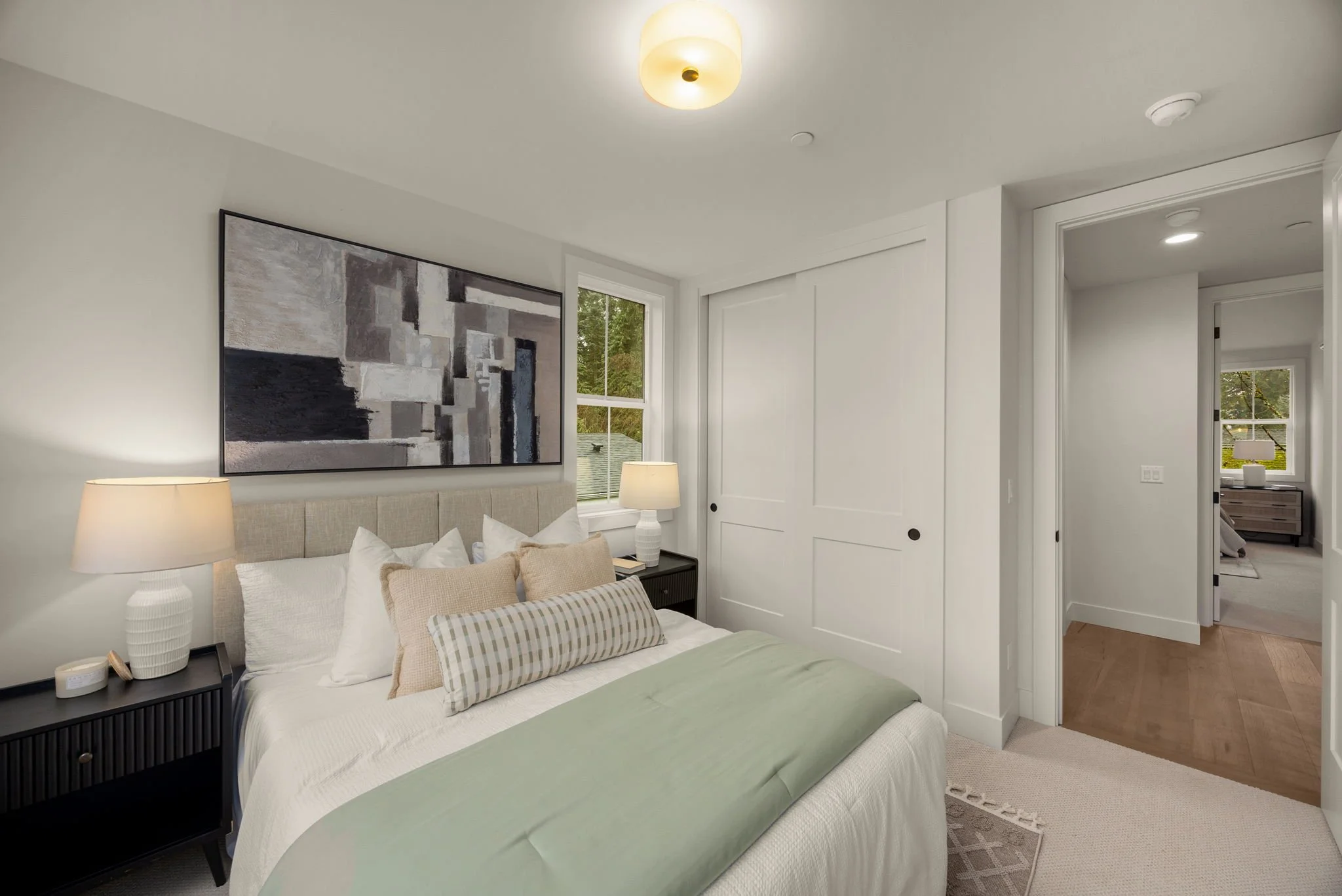 25-web-or-mls-10606-ne-54th-ln-cottage-1.jpg