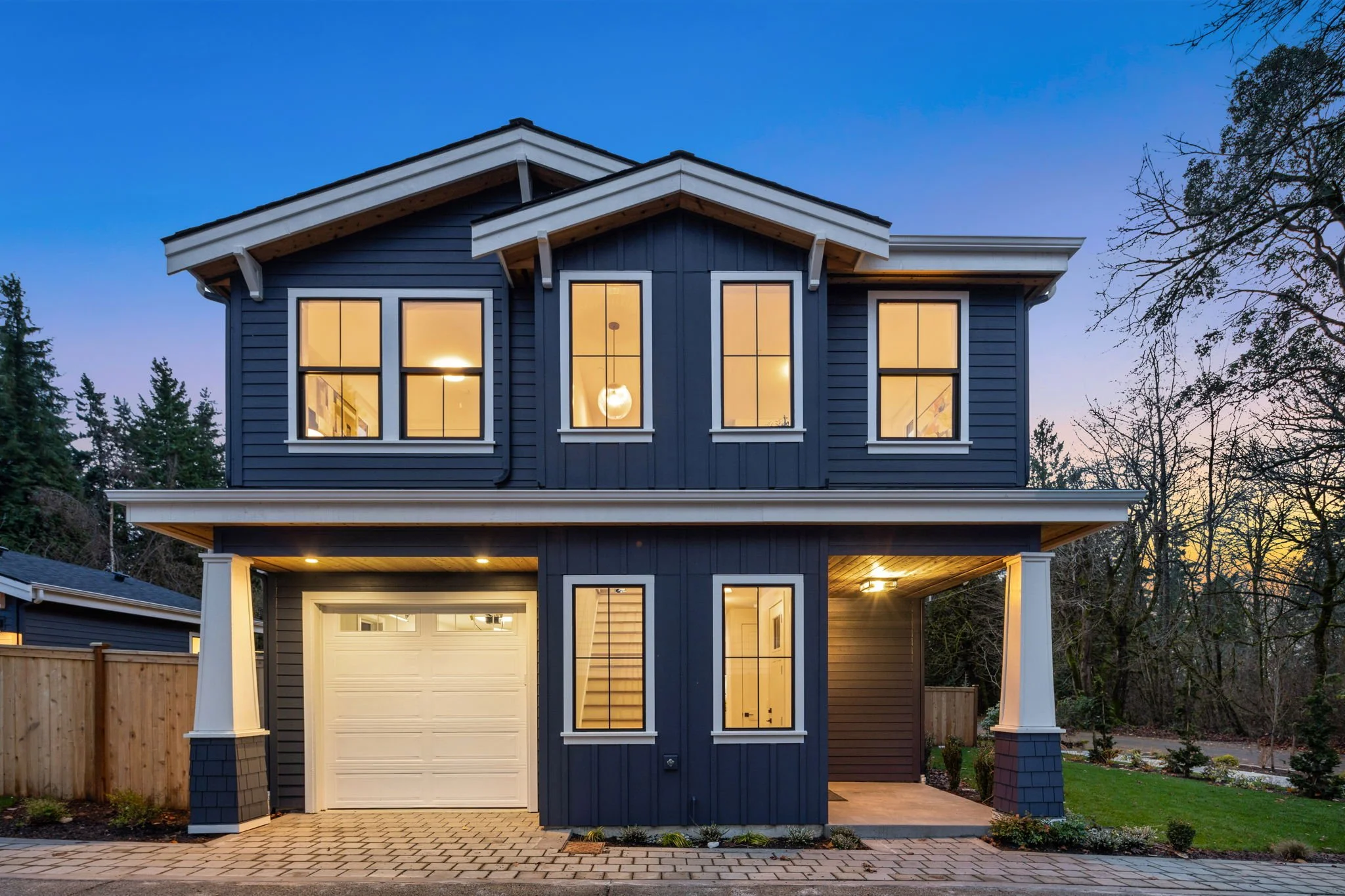 1-web-or-mls-10606-ne-54th-ln-cottage-1.jpg