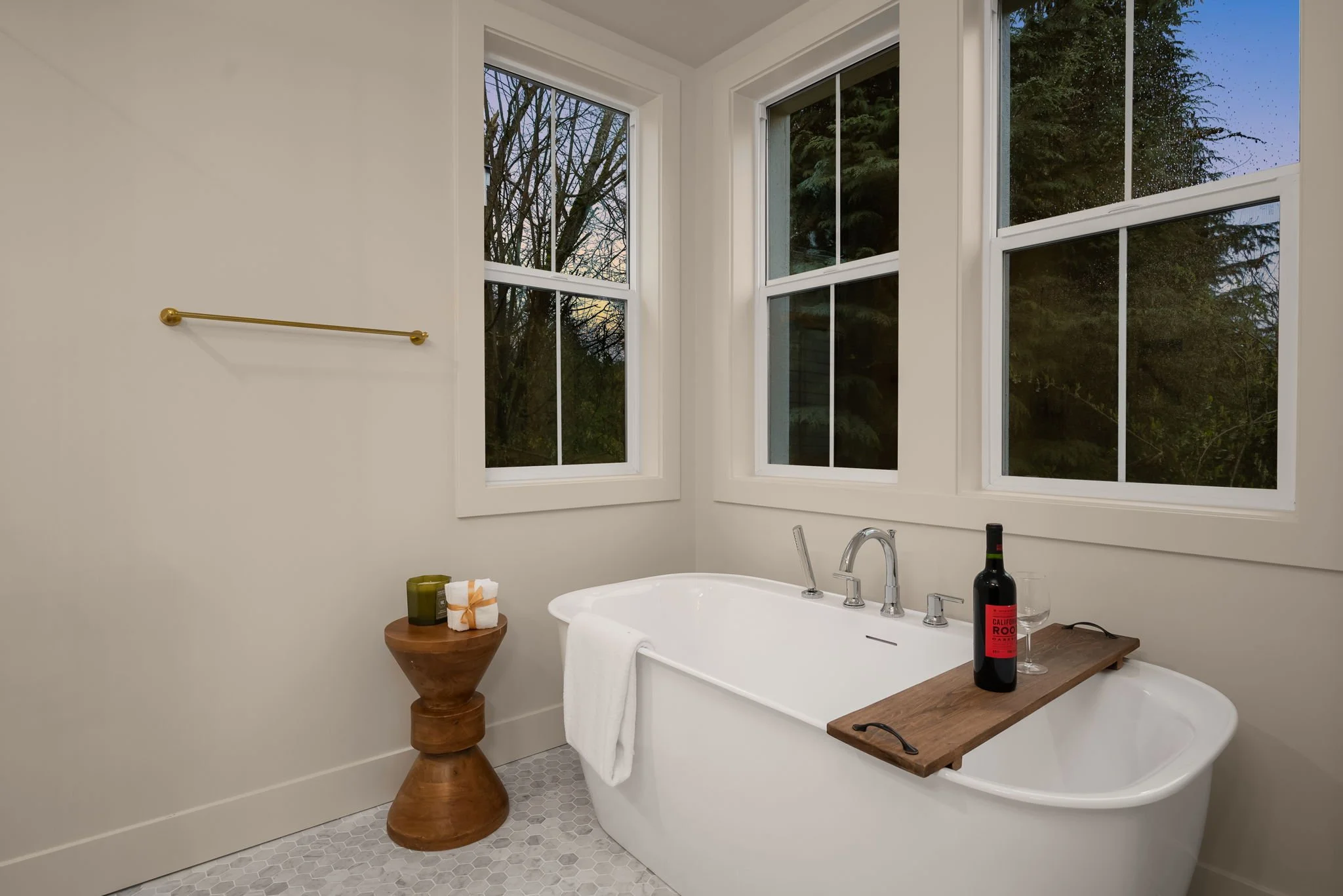 18-web-or-mls-10612-ne-54th-ln.jpg