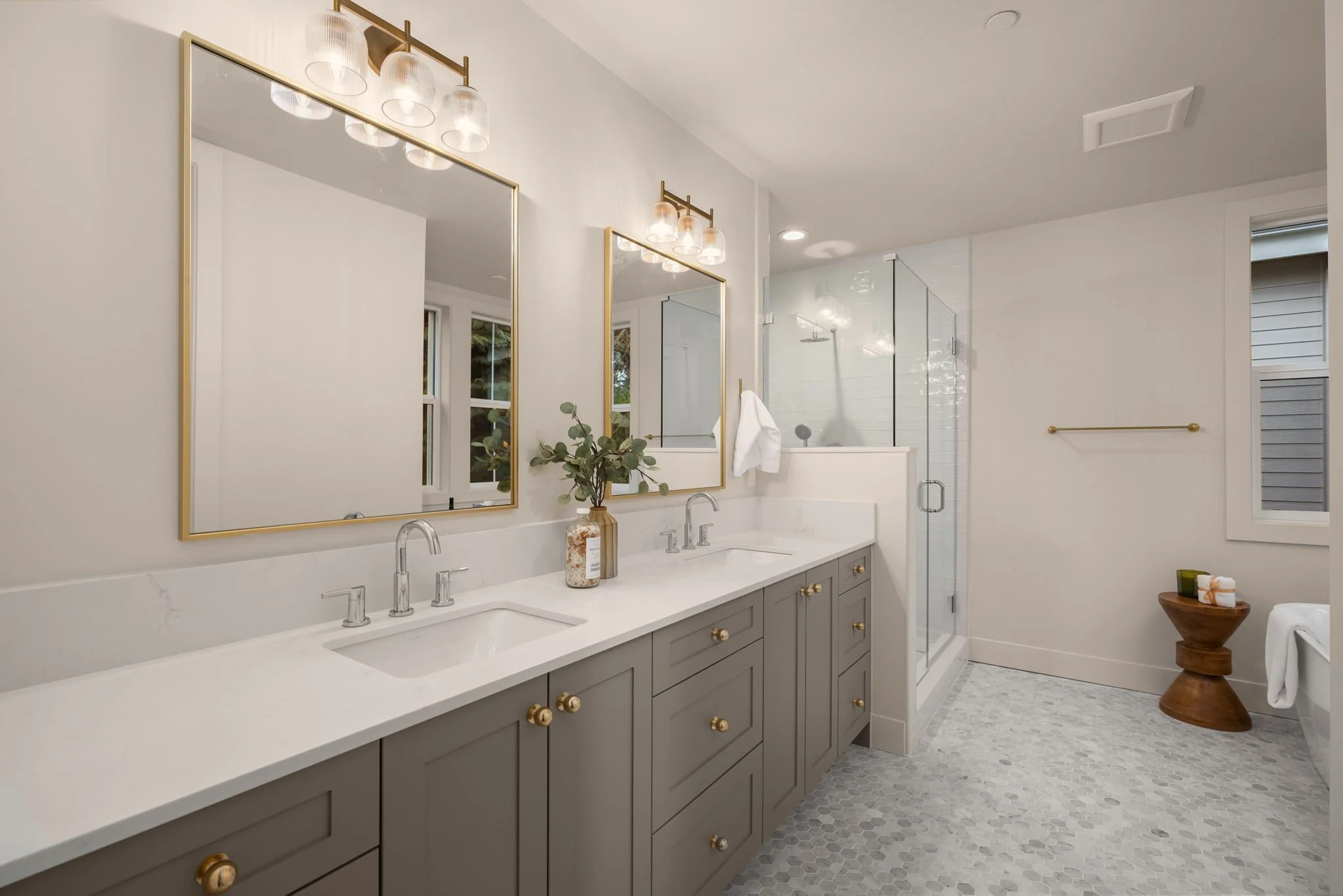 17-web-or-mls-10612-ne-54th-ln.jpg
