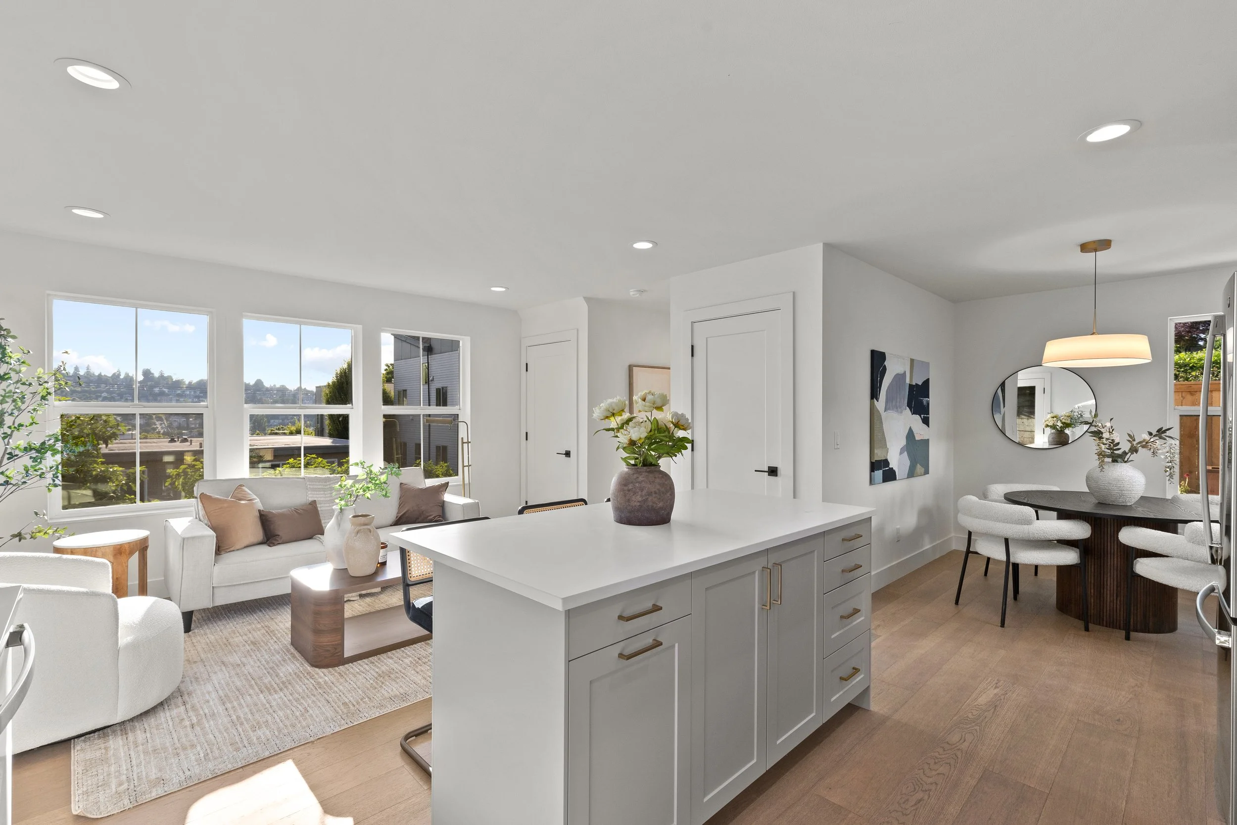 Queen Anne Overlook - Great Room 1.jpg