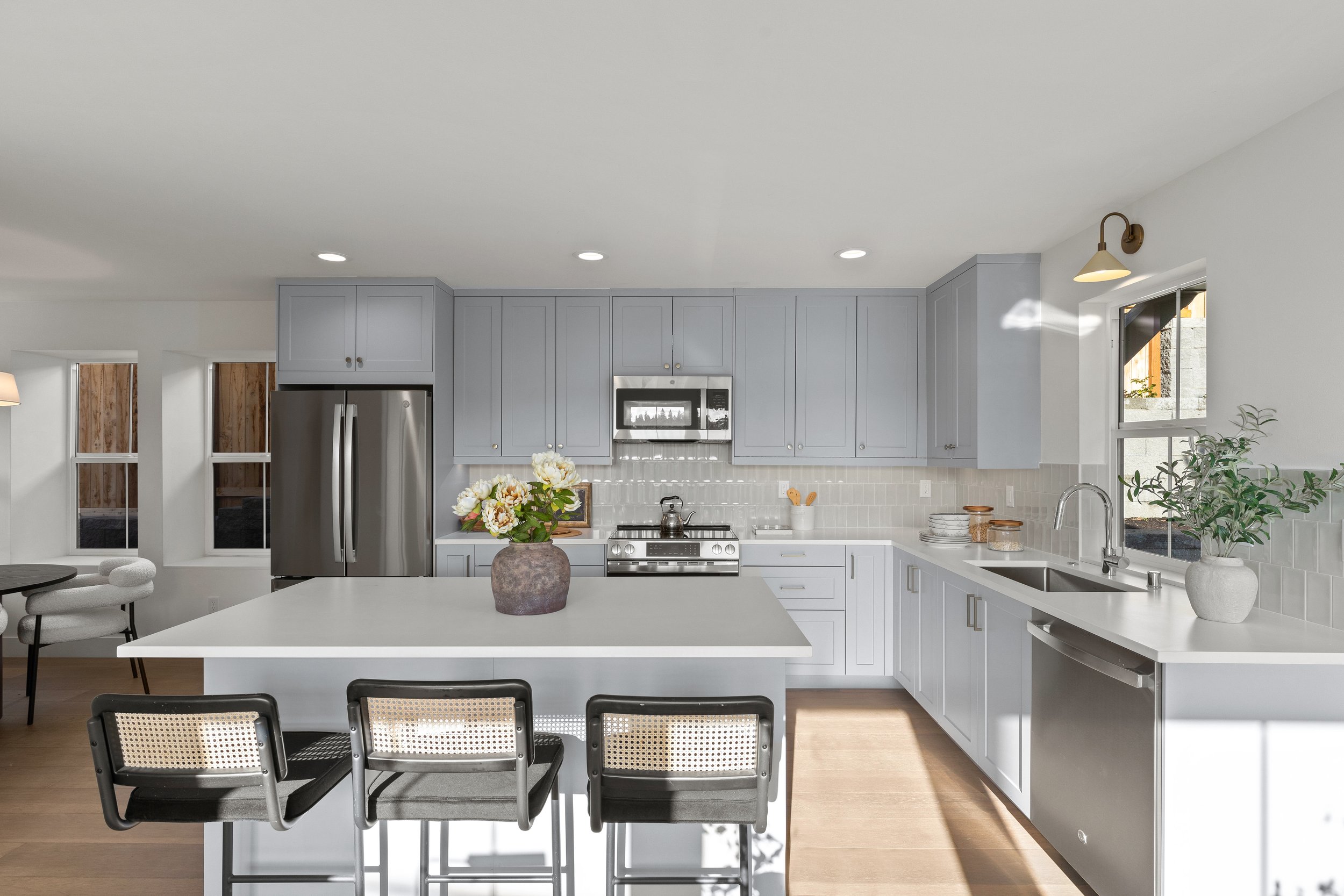 Queen Anne Overlook - Kitchen 2.jpg
