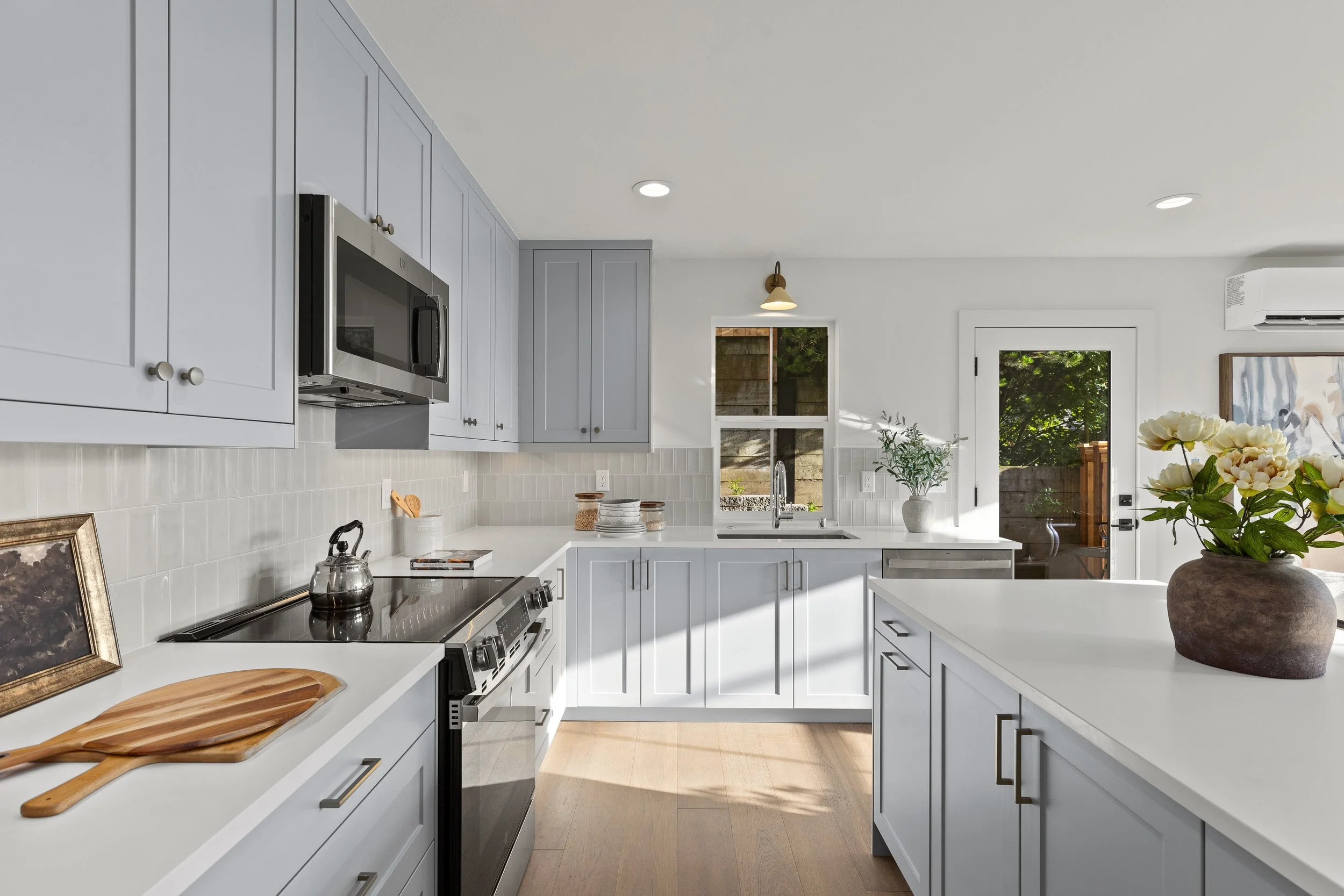 Queen Anne Overlook - Kitchen 3.jpg