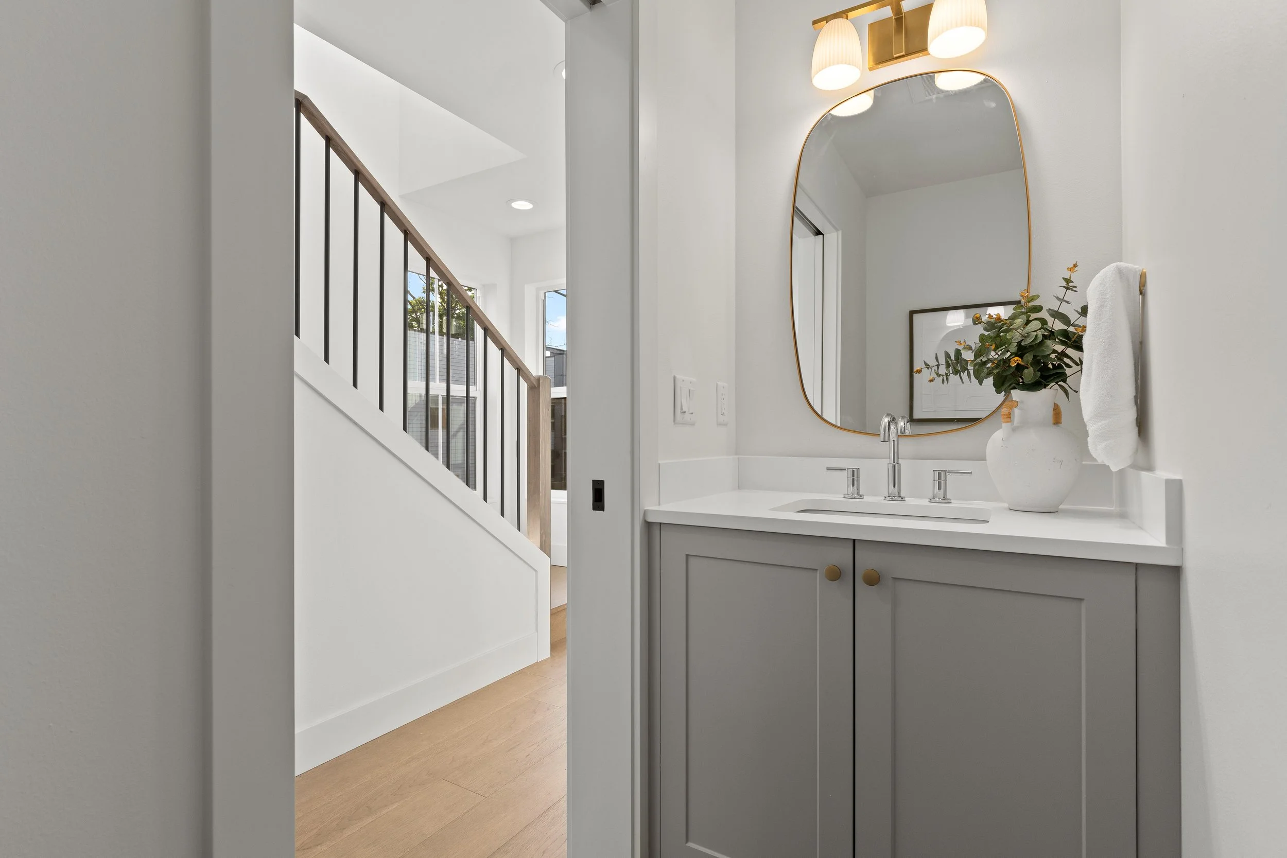 Queen Anne Overlook - Powder Room 1.jpg