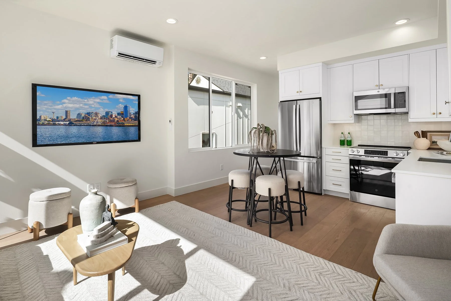 Queen Anne Vista AADU - Great Room 1.jpg