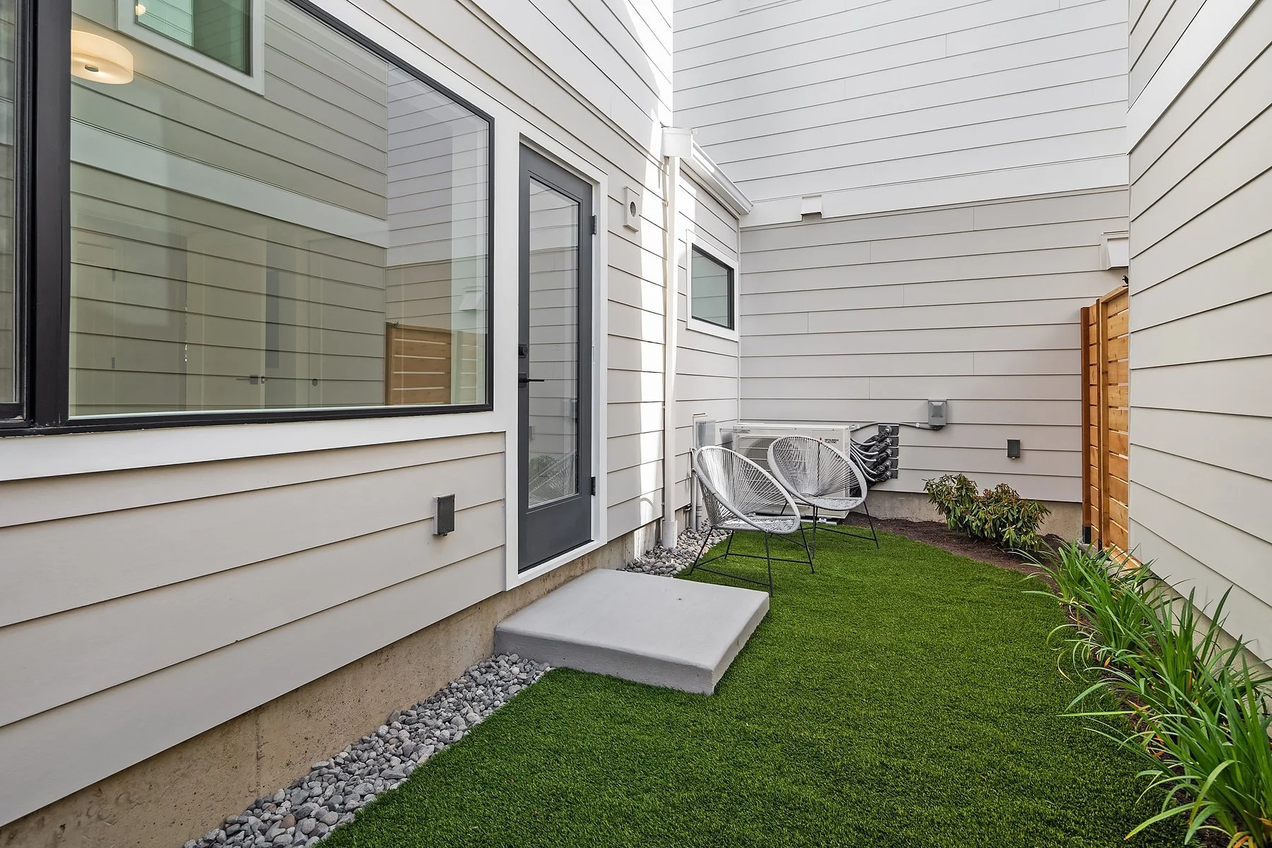 Queen Anne Vista AADU - Landscape Feature 1.jpg