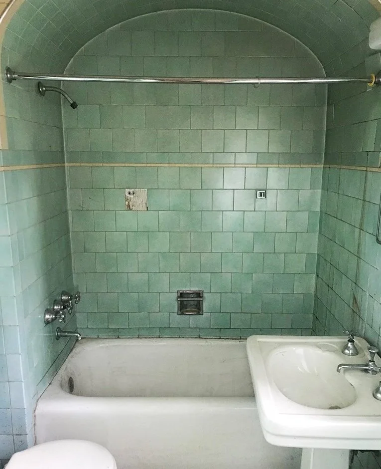 Original Arched Tub Alcove