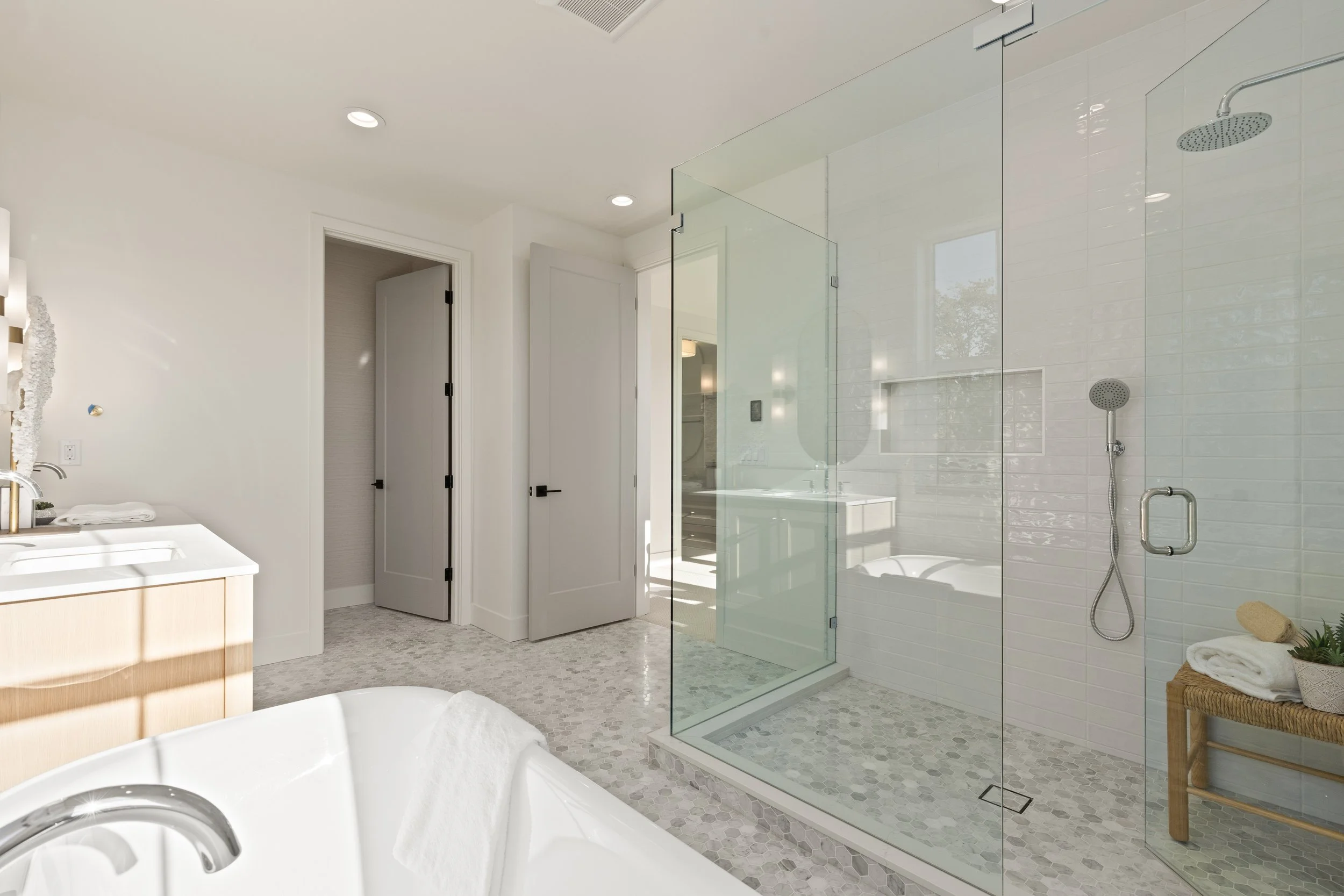 Queen Anne Overlook - Primary Bathroom 5.jpg