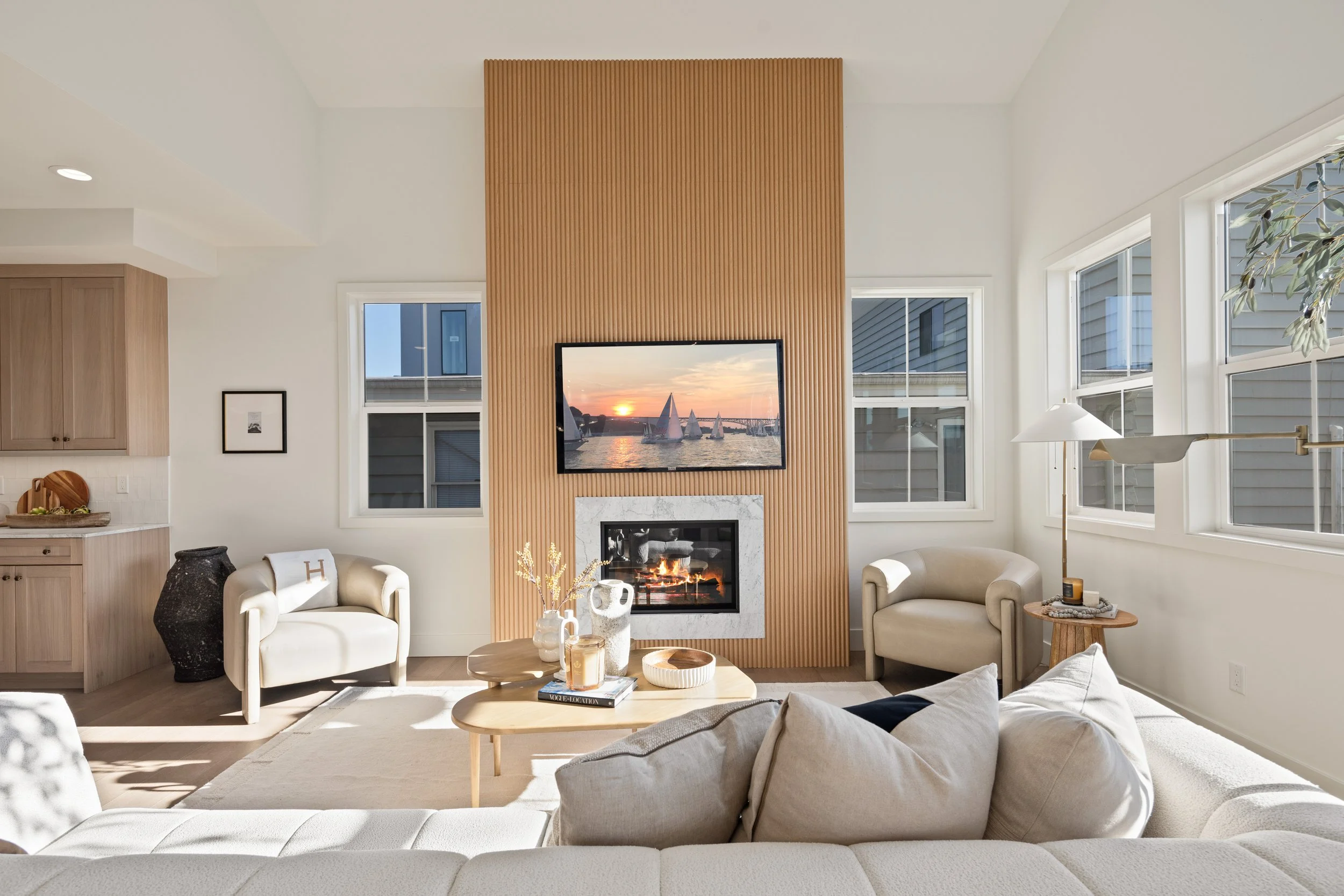 Queen Anne Overlook - Living Room 3.jpg