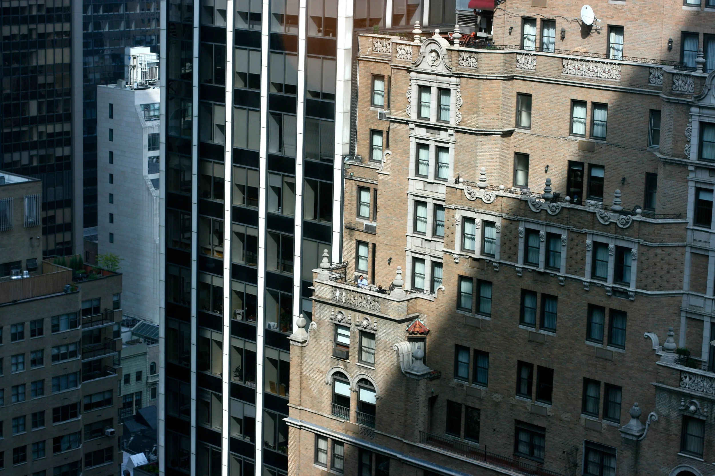I was envious of that guy sitting out on his patio, looking over midtown. If you squint hard, you can see him. What's that feeling you're experiencing? ITS CALLED JEALOUSY.
