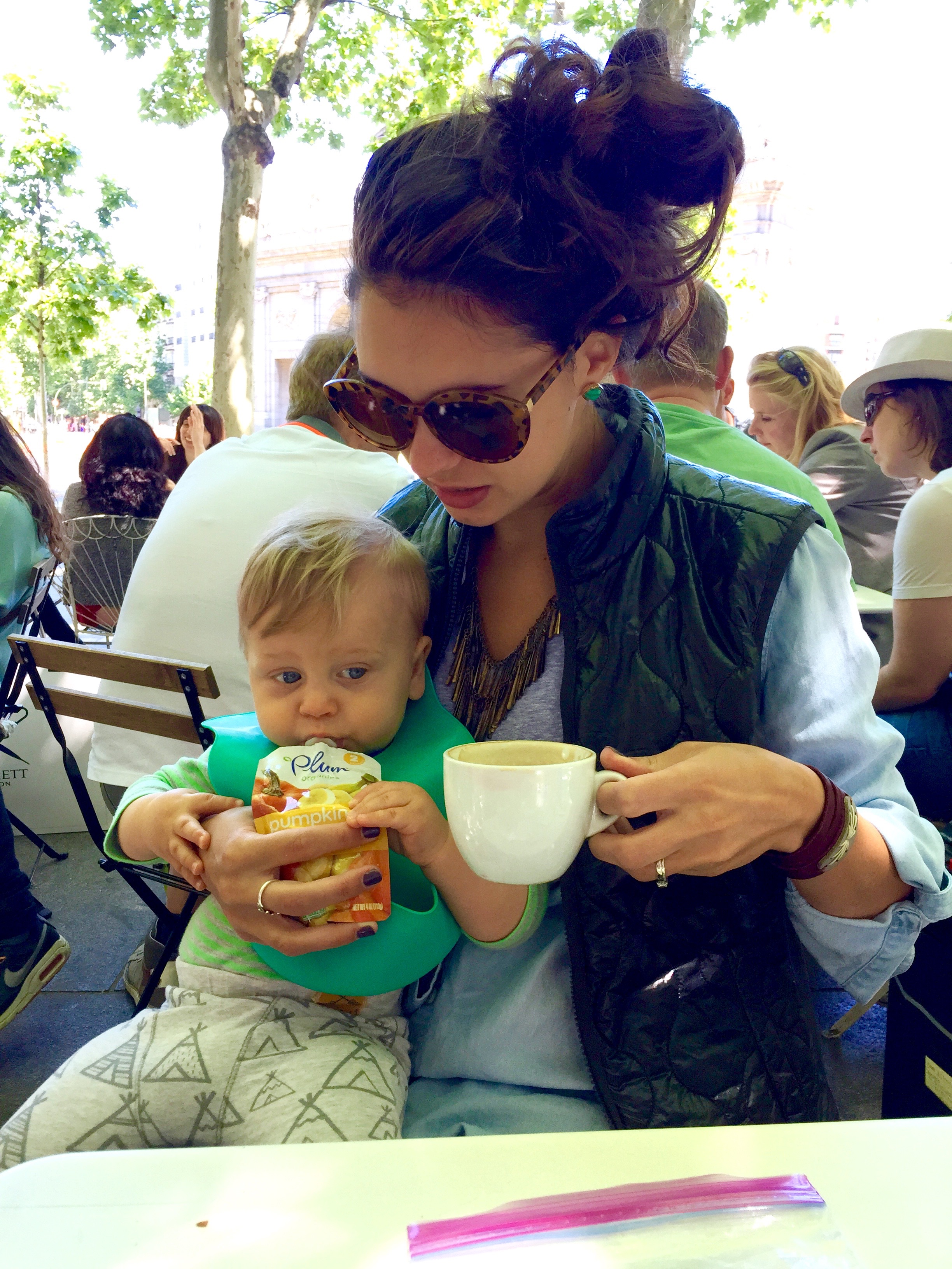 Breakfast outdoors in Madrid ! That little man was tired, and so was I, so we cheered our cafe con leche/fruit pouch and enjoyed in silence. I will never forget it.