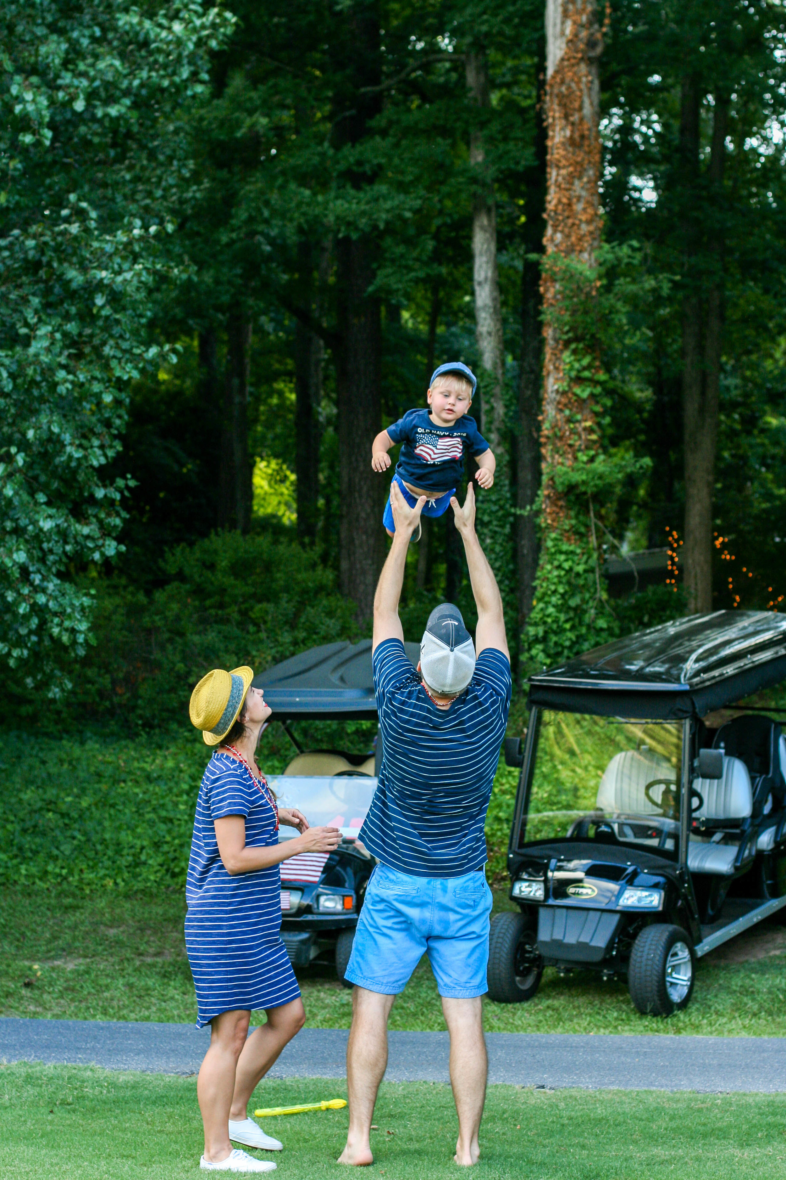 This makes me laugh because Everett looks so bored. While being tossed in the air?!