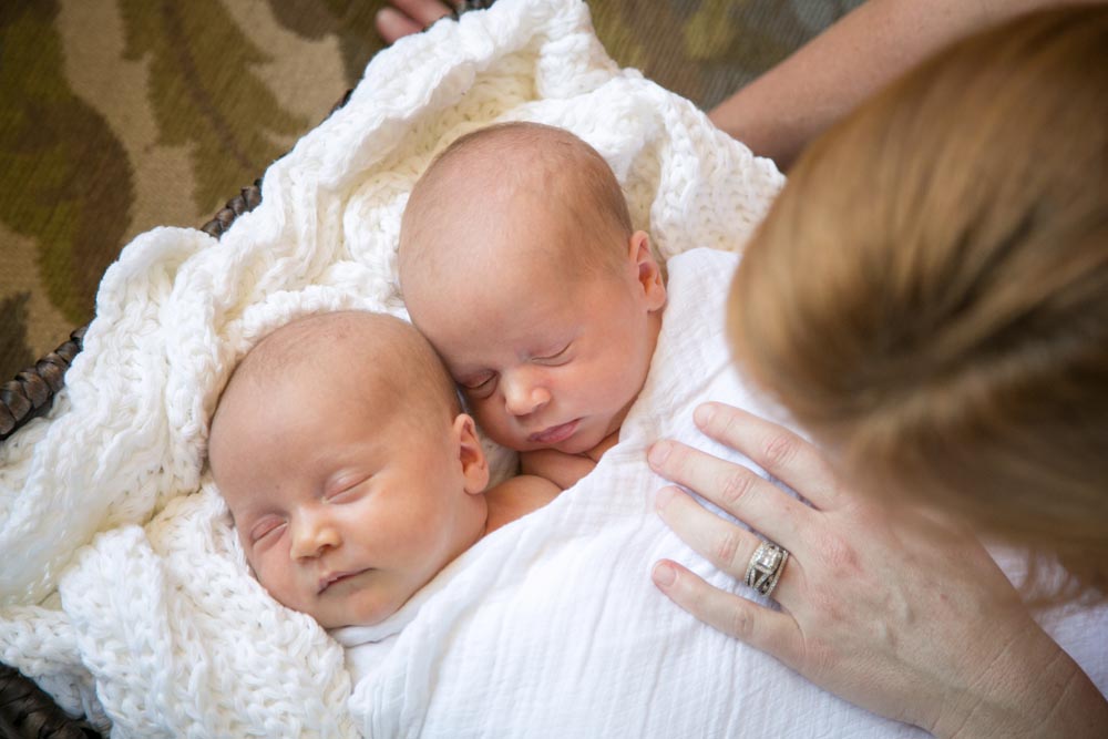 Twin Newborn Portraits033.jpg