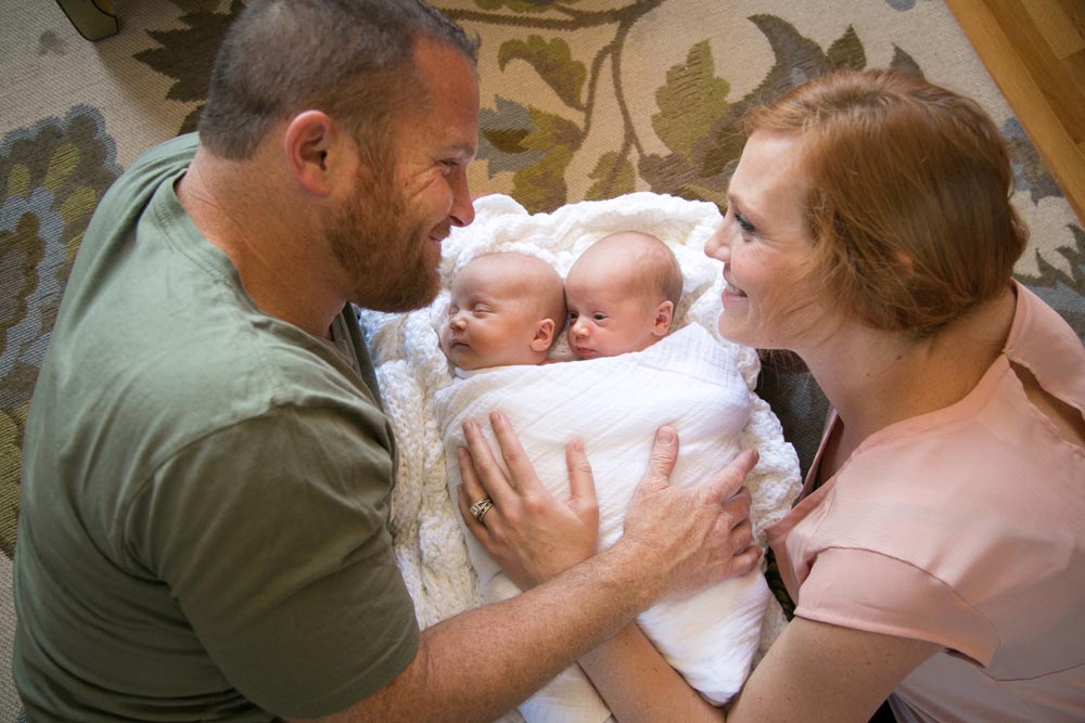 Twin Newborn Portraits035.jpg