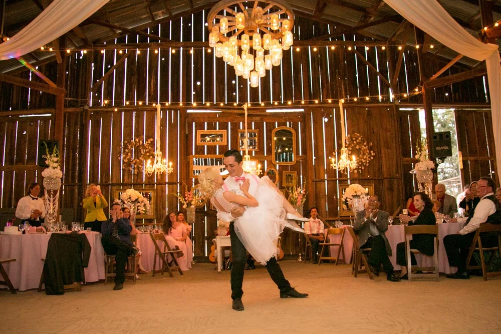 Dana Powers Barn Wedding164.jpg