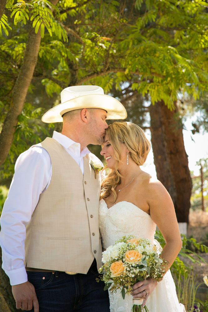 Paso Robles Wedding Photographer Stillwaters Vineyard 064.jpg