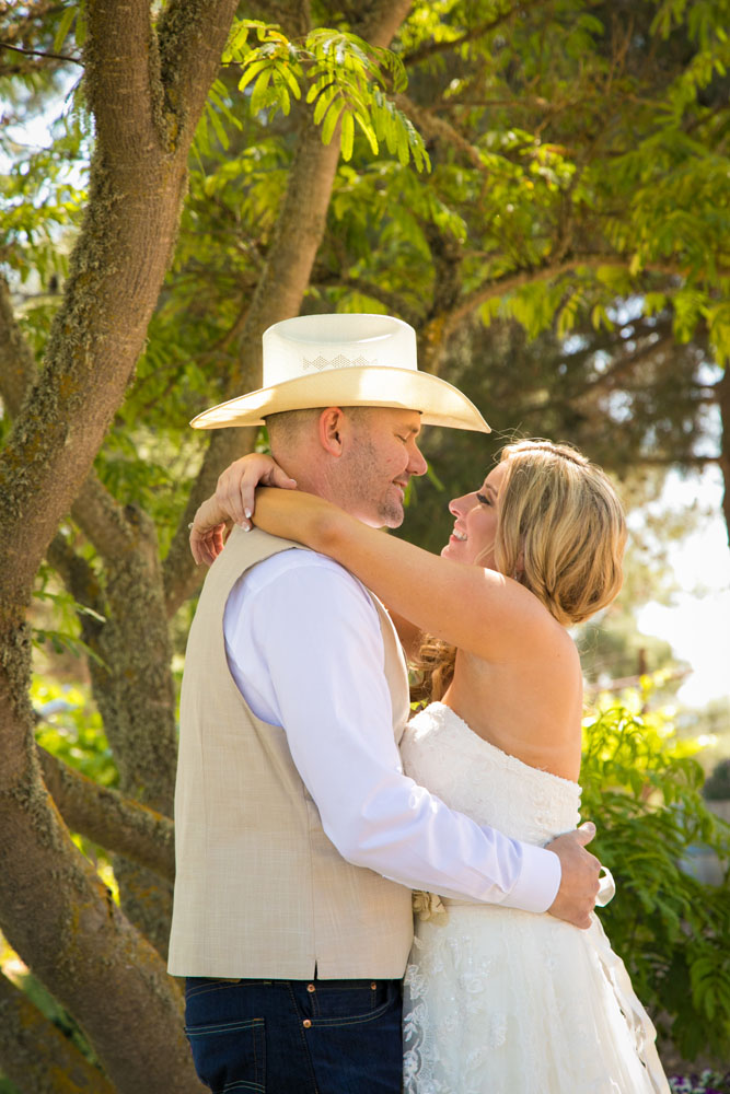 Paso Robles Wedding Photographer Stillwaters Vineyard 072.jpg