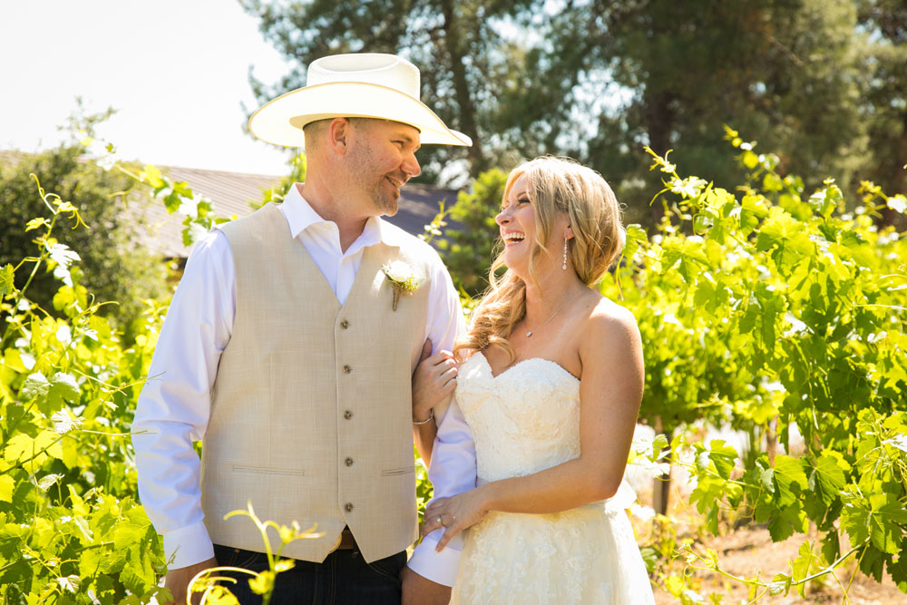 Paso Robles Wedding Photographer Stillwaters Vineyard 075.jpg