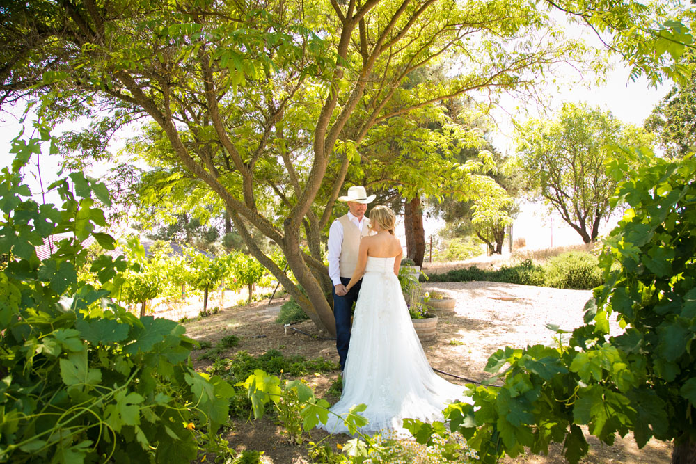 Paso Robles Wedding Photographer Stillwaters Vineyard 074.jpg