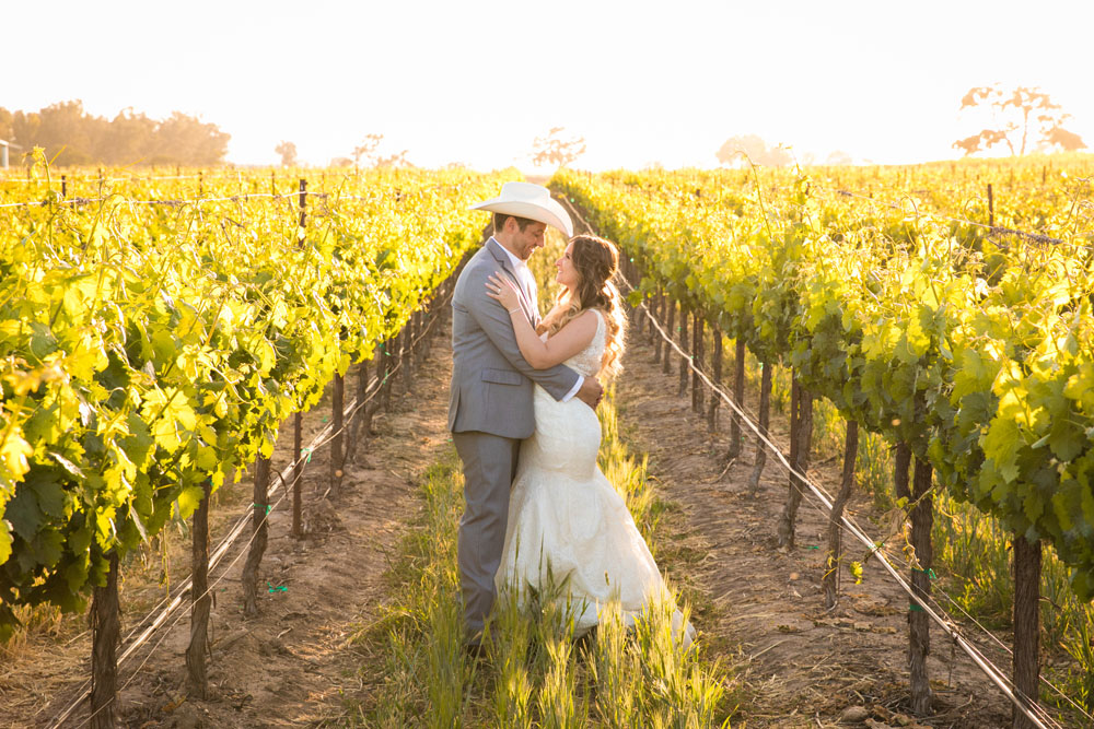 Paso Robles Wedding Photographer Rava Vines150.jpg