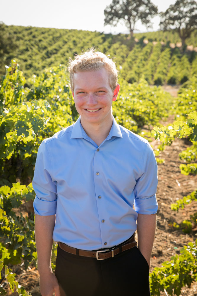 Templeton Senior Portrait Photographer Paso Roble Vineyard 006.jpg