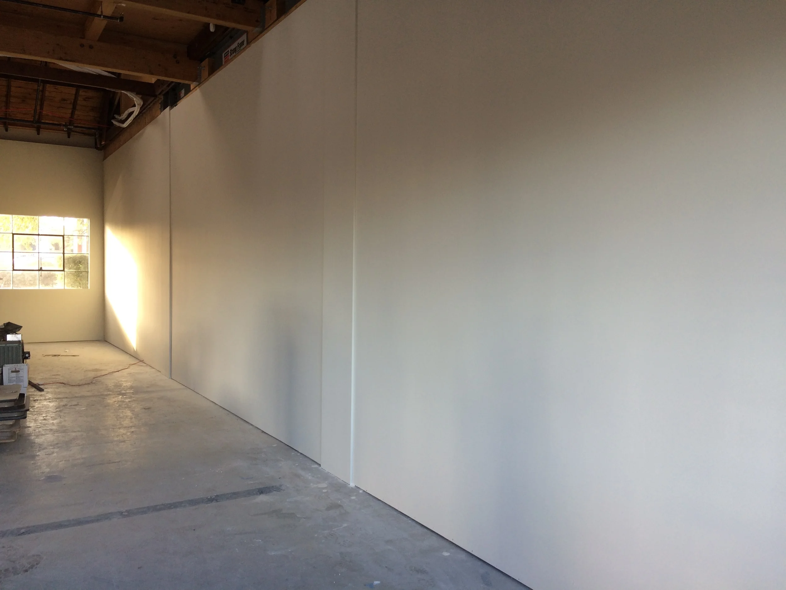 Wall are now painted!