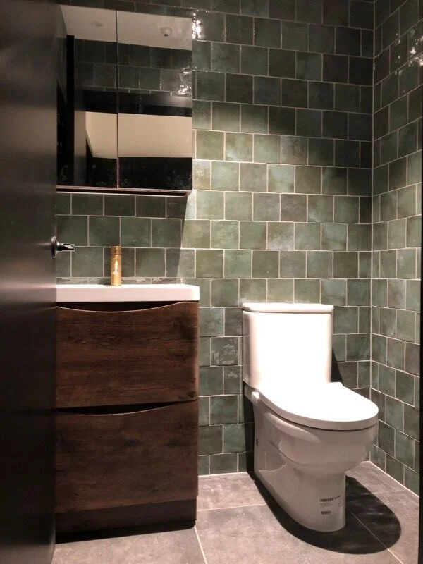 New Toilet &amp; Vanity (Copy)