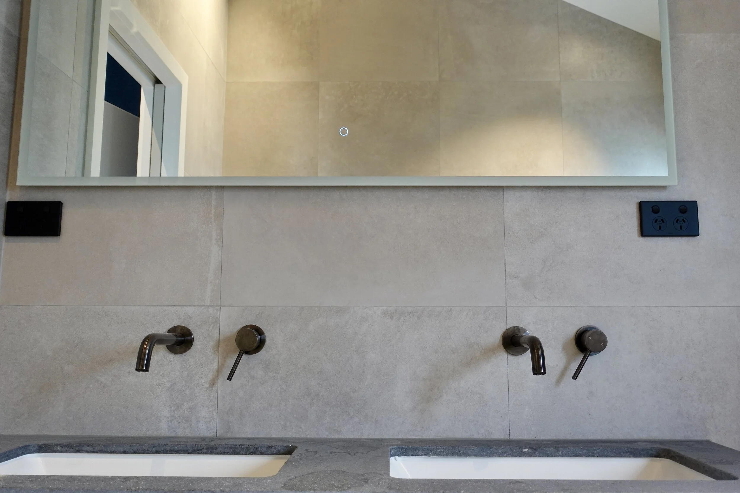 La Veta double sink_a.jpeg