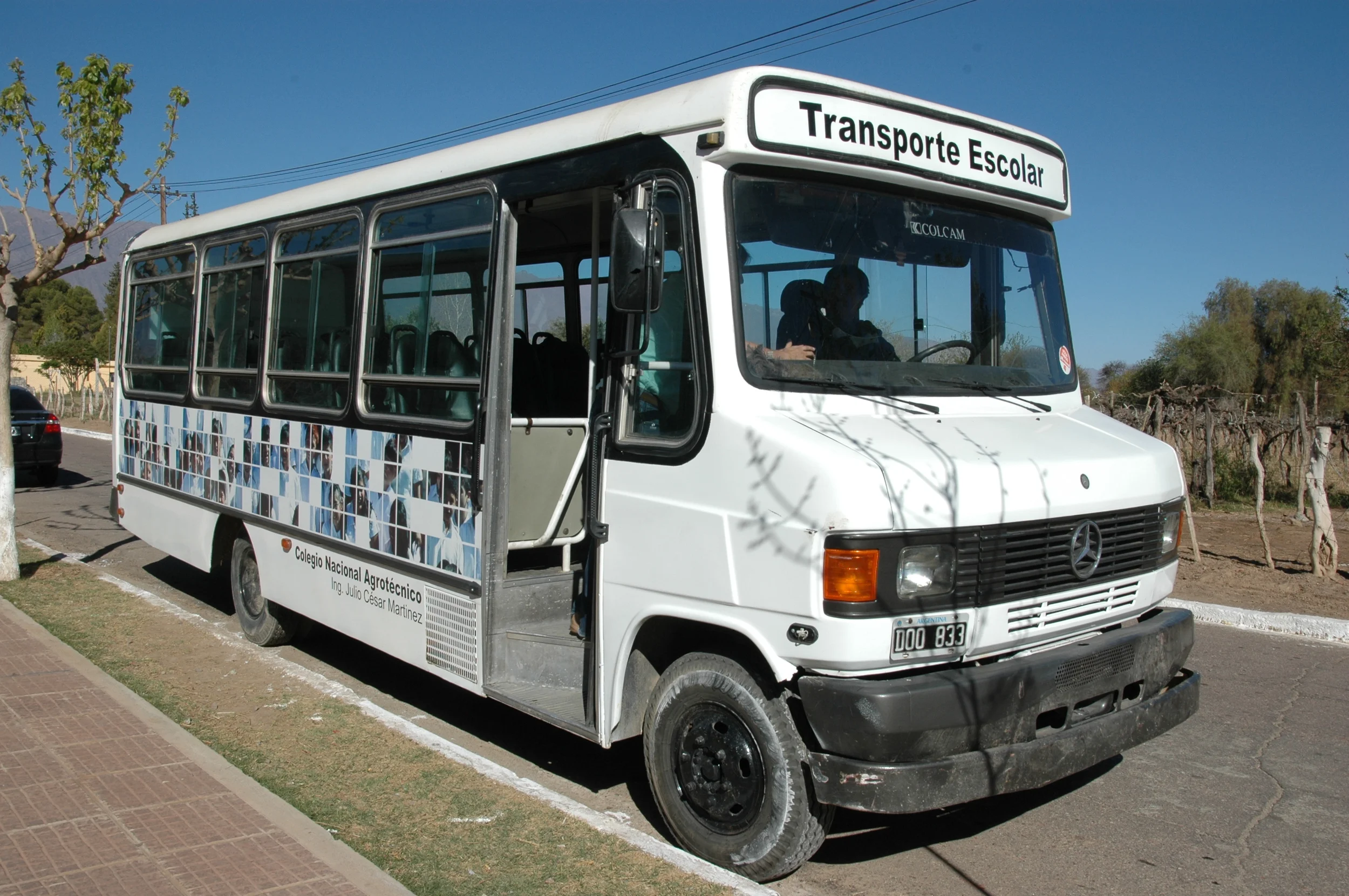 lariojana-tilimuquischoolminibusproject(3)