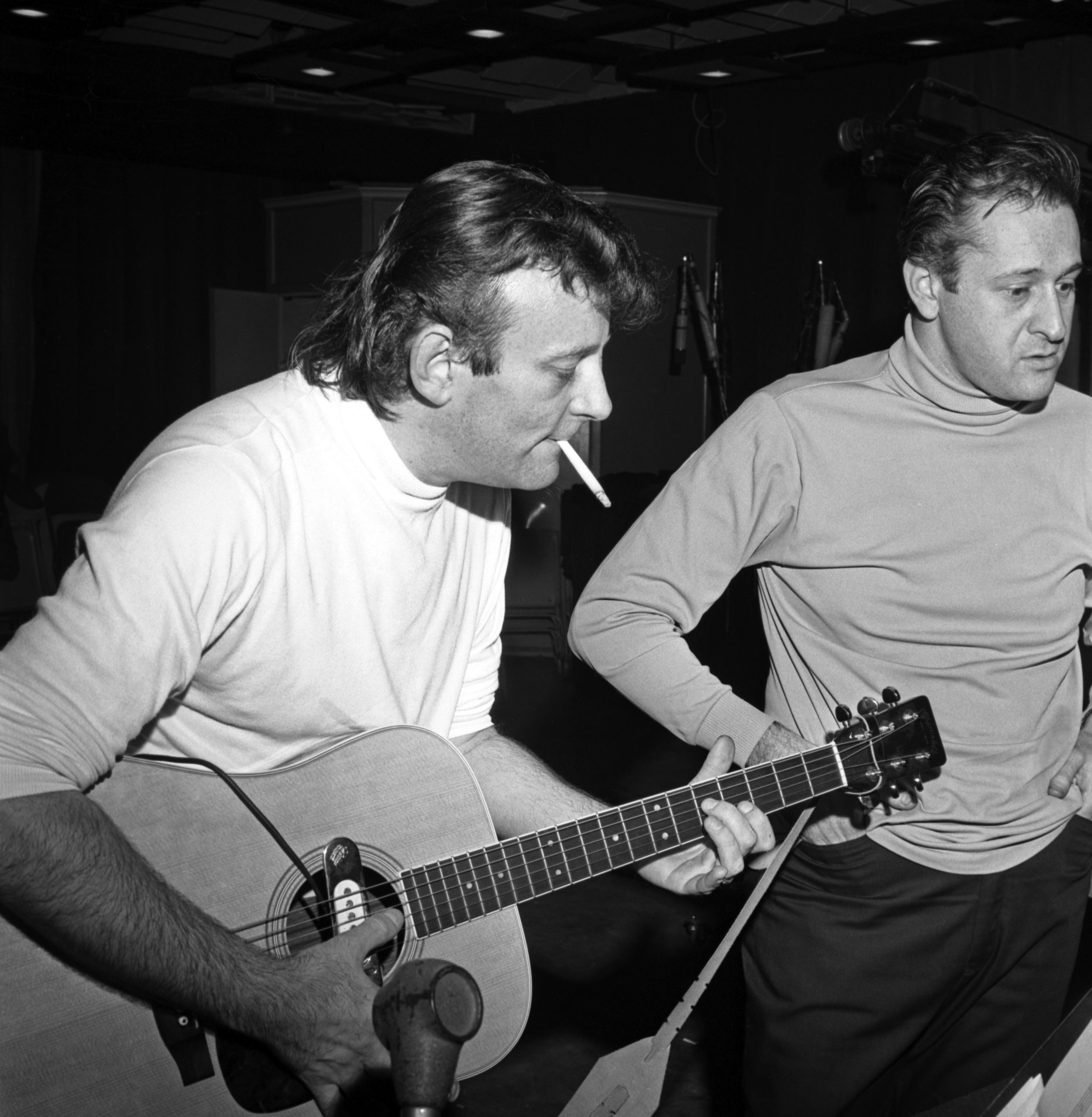 Bang 02_L_Bert Berns wguitar R_Garry Sherman.jpg