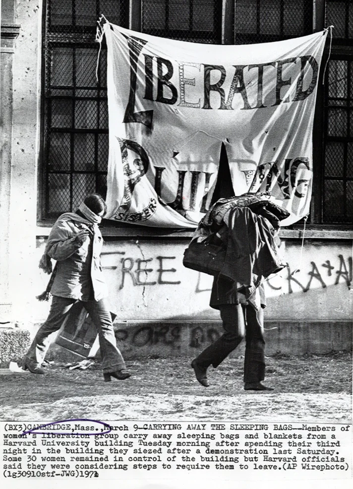 Left on Pearl Liberated building.jpg