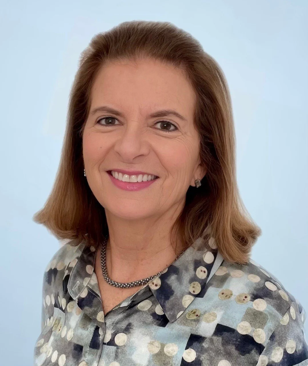 E Leigh Dance headshot 2024 A.jpg