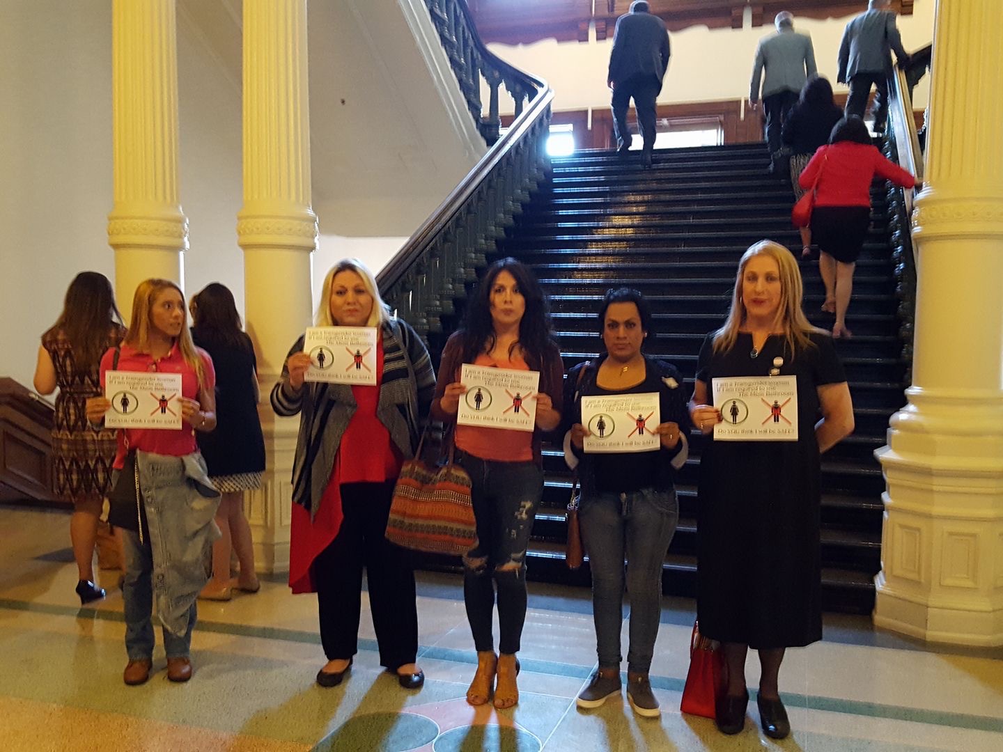 I stand proudly with members of the Organization Latina de Trans en Texas.