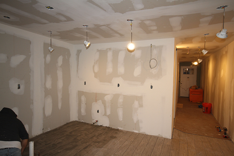 Here the floor is going in to the kitchen