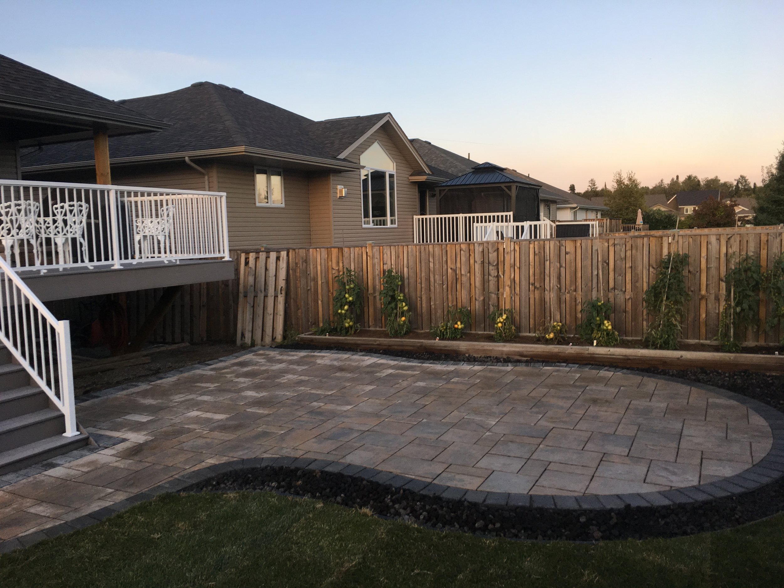 Paving Stone Patio made with Beacon Hill Flagstone from Unilock