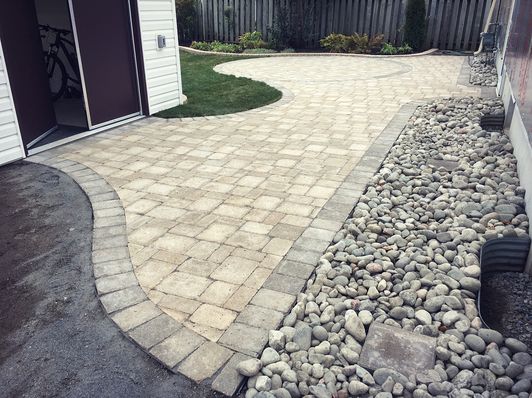 Roman Paver Paving stone patio