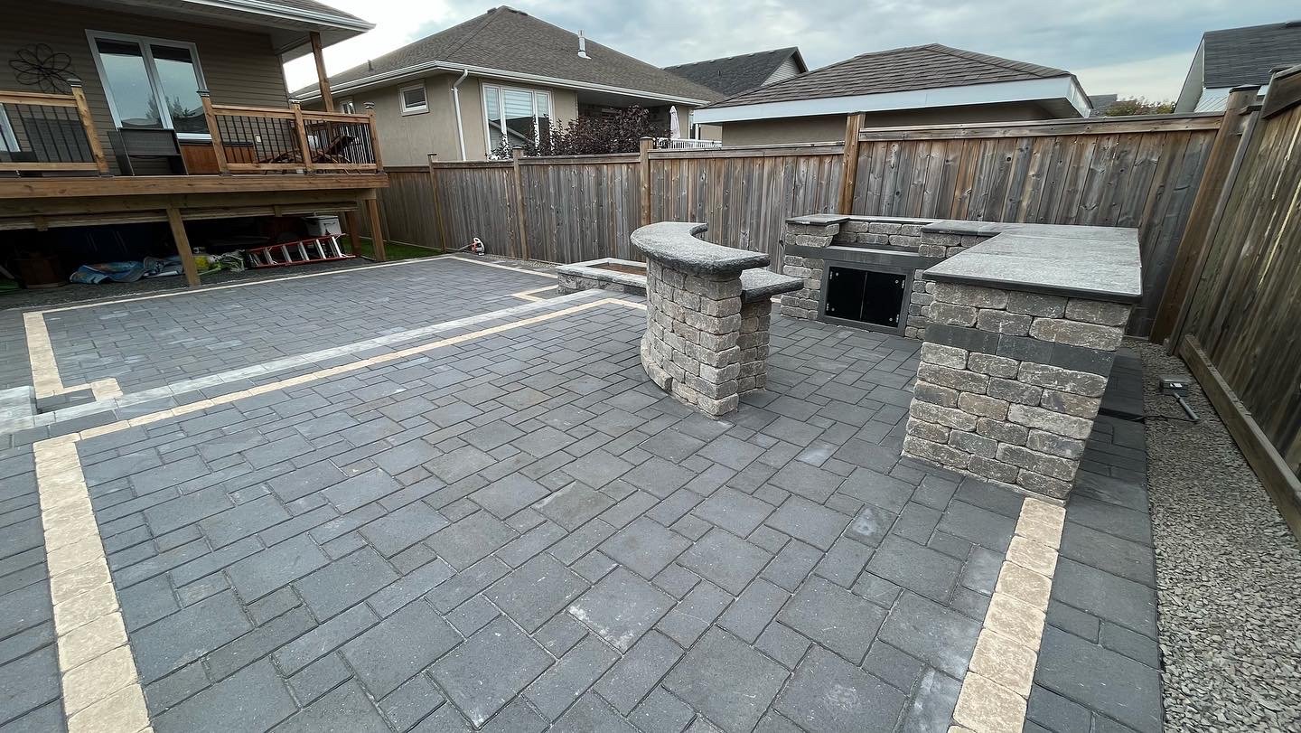 Verano Paver Patio with Outdoor Kitchen.