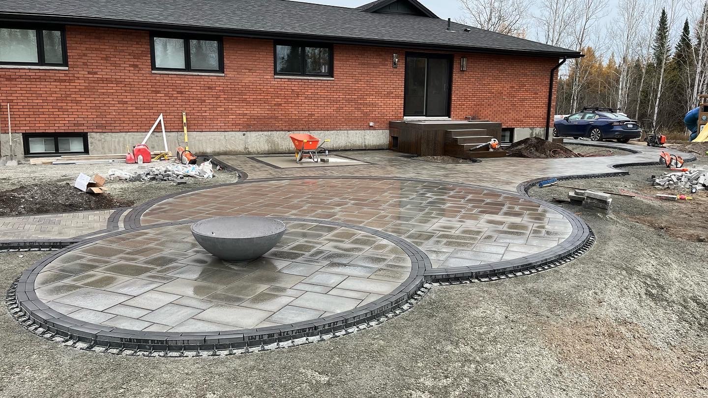 Blu Paver Circle feature with gas fire pit