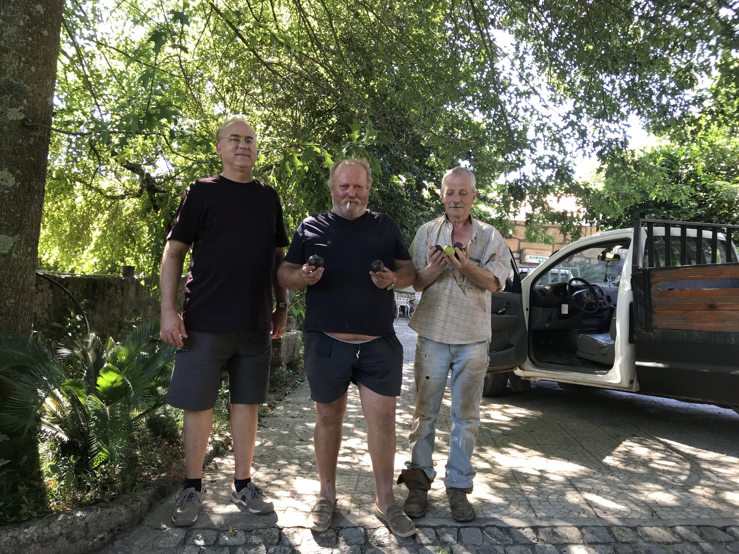  Acácio Barbosa, a family friend and me (Rich) with a couple handfuls of figs from yet another location nearby where fig trees are growing 