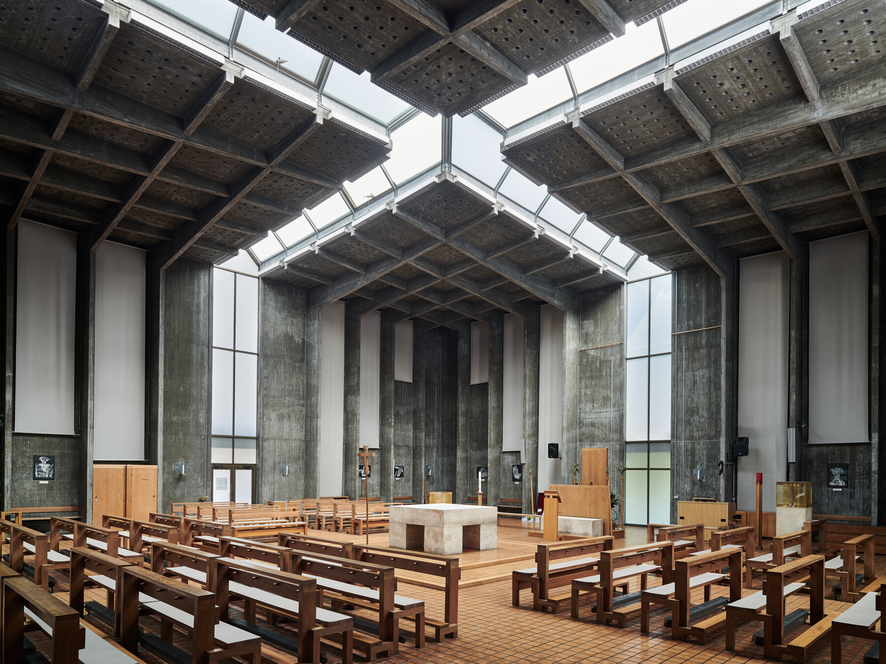 Kirche Zu den vier heiligen Evangelisten - Vienna, Austria - Johann Georg Gsteu, 1963-1965