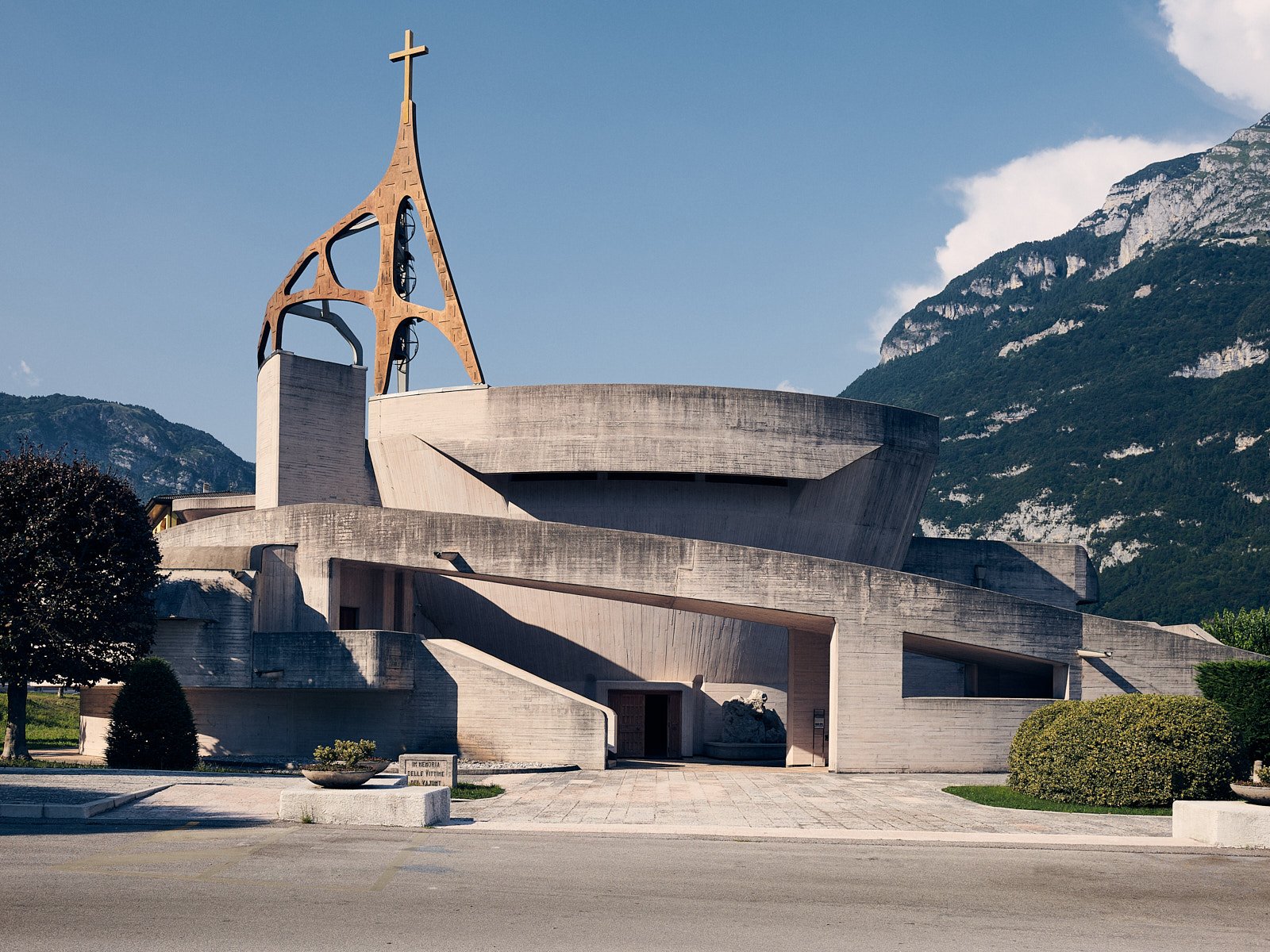 Chiesa di Santa Maria Immacolata - Longarone, Italy - Giovanni Michelucci, 1975-1977