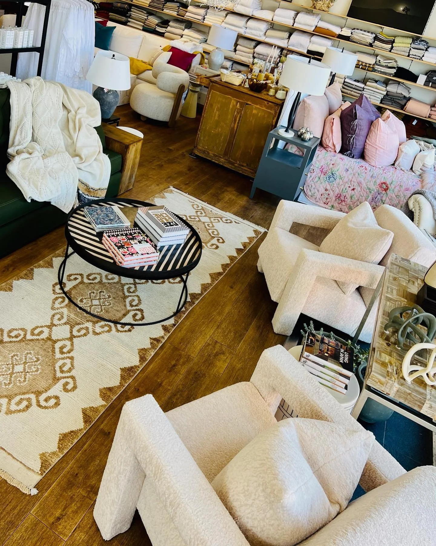 ✨ SHOP SCENES ✨