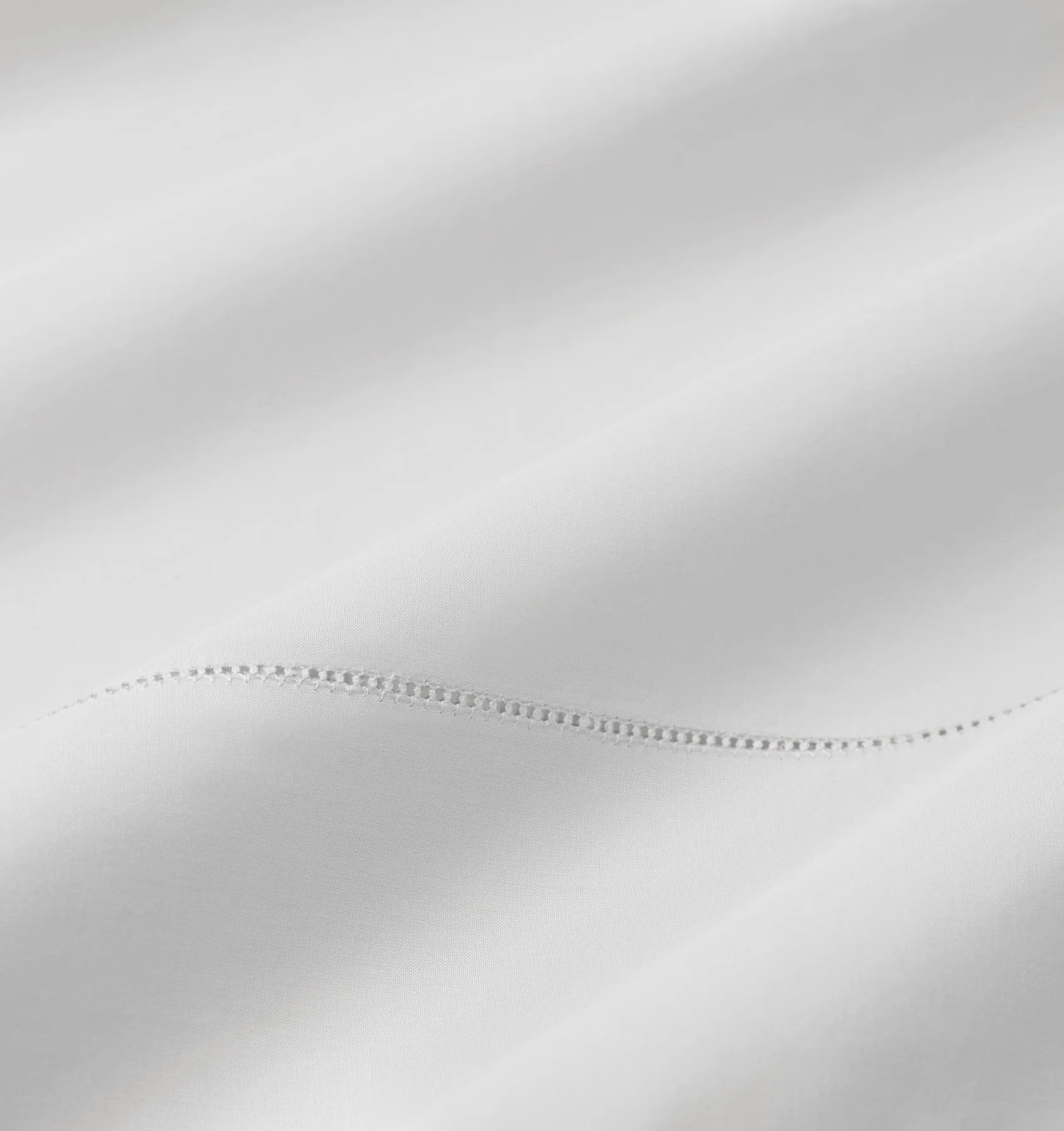 SFERRA_EVERGREEN_ECOMM_CELESTE_FLAT-SHEET_TIN_TEXTURE_v5.jpg