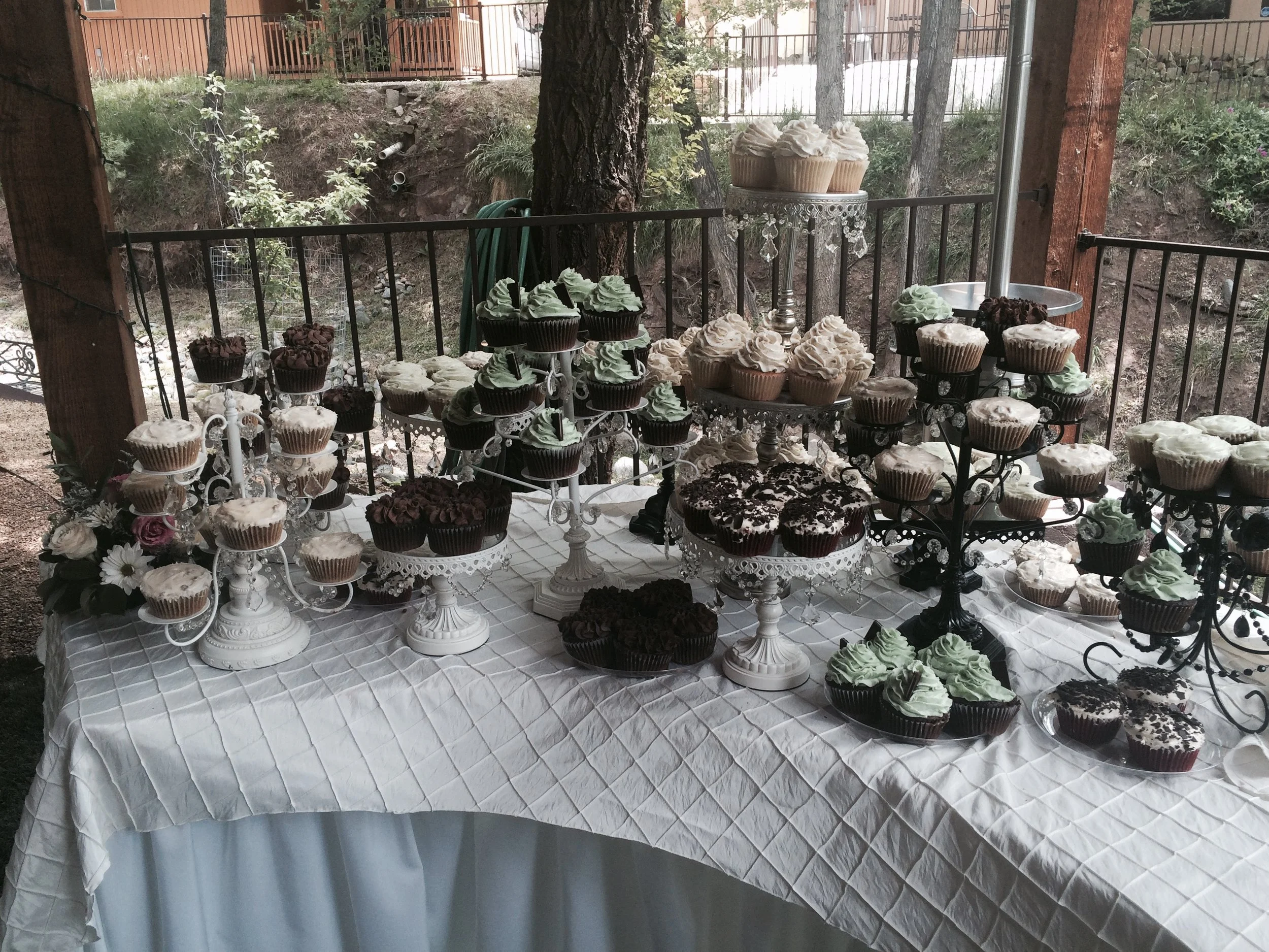 Cupcake Wedding Table HR.jpg