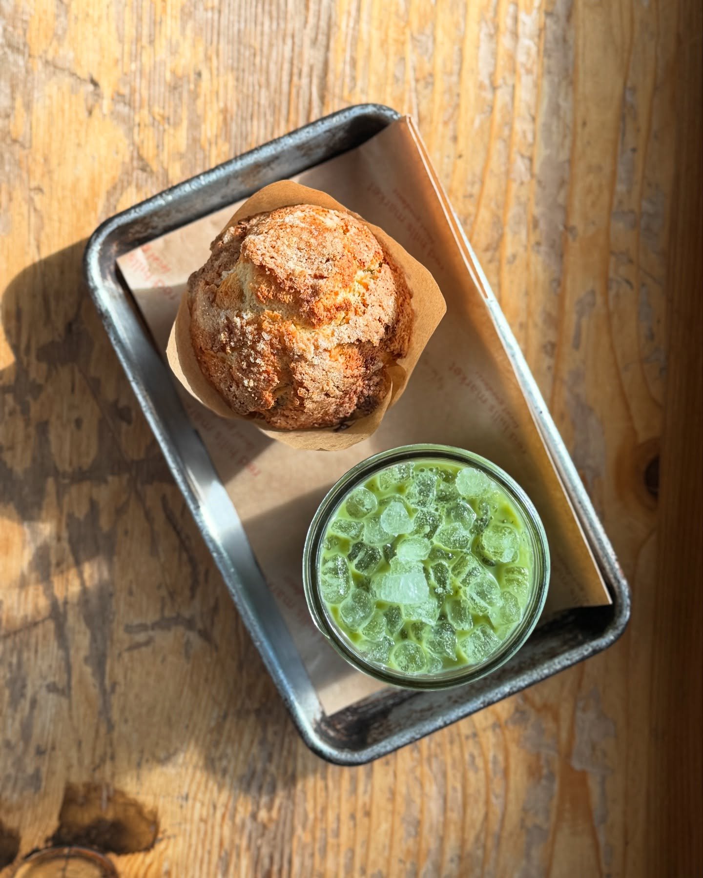 Matcha and a muffin = match made in heaven! ✳️💚❇️

#redhillsmarket #dundeeoregon #oregonwinecountry #localgoodness #matcha #muffin