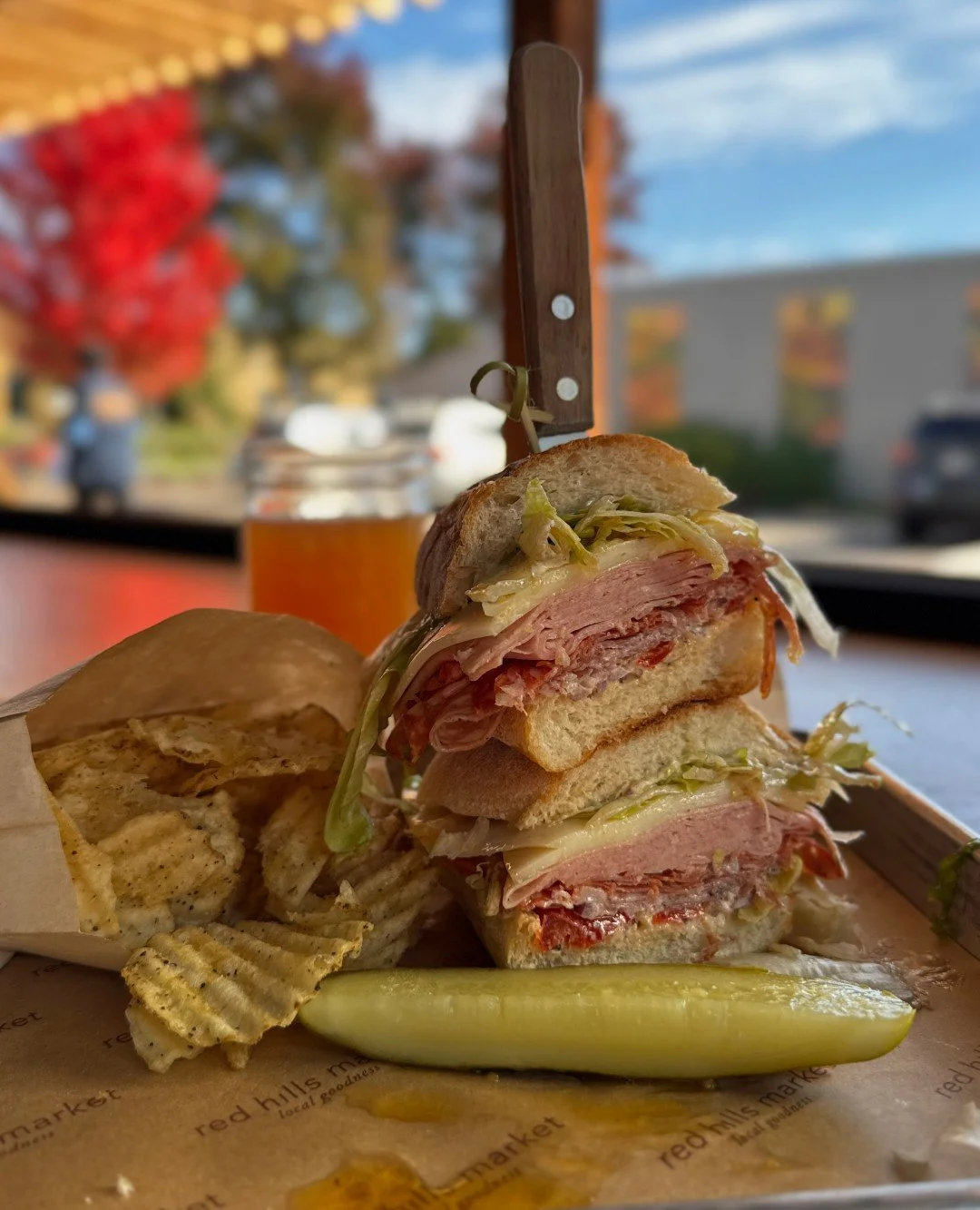 The world famous dundee grinder!
sopressata, mortadella, salami picante, provolone, pepperoncinis, mama lil&rsquo;s, shredded lettuce, thinly sliced red onions, stone ground mustard aioli, red wine vinaigrette, salt &amp; pepper