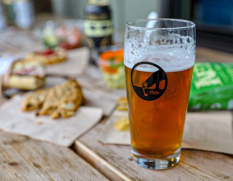 RHM is excited to share that we will be open once again today (Thursday 1/15) for our regular hours beginning at 8am. We will also be hosting @coattailswineandbeer for our Tap Takeover happening as well from 5-8pm!

Join us for live music by @victora