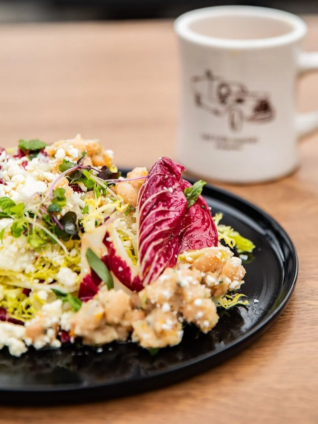 Who said salad season is over?? 🥗😋🧡

Winter greens &amp; tuscan beans salad: chicory greens, hearty winter greens, marinated butter beans, briar rose fata morgana, white anchovy vinaigrette, mint, and tarragon.

#redhillsmarket #dundeeoregon #loca