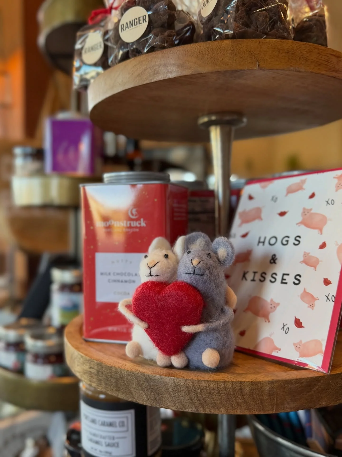 Love is in the air at RHM and we have everything to treat yourself and your loved ones right this Valentine&rsquo;s Day! 🧡🫶🧡🫶🧡

#redhillsmarket #localgoodness #valentinesday #dundeeoregon