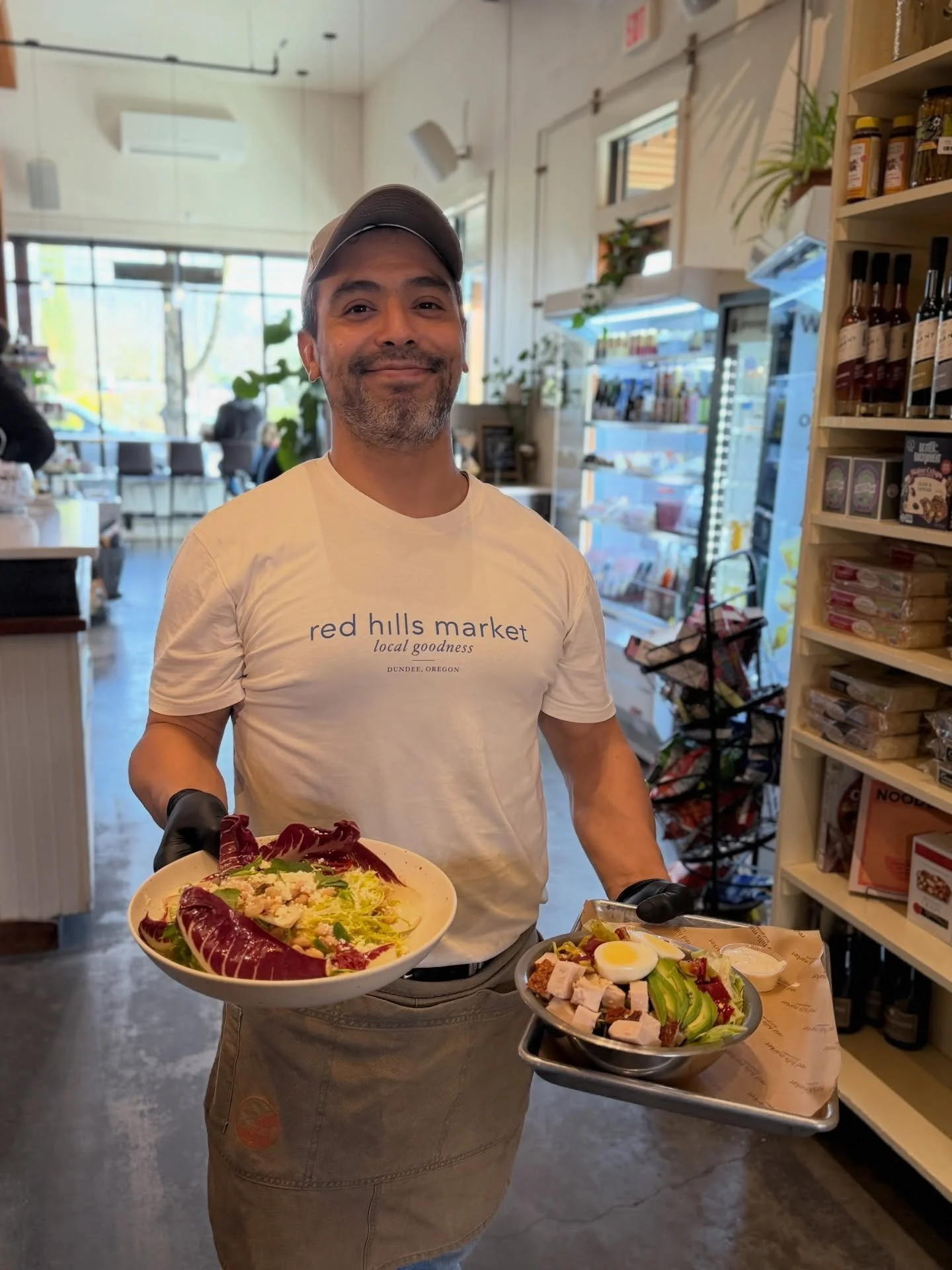 Winter salads headed your way! 🥗🧡😋

#redhillsmarket #localgoodness #dundeeoregon #wintersalads